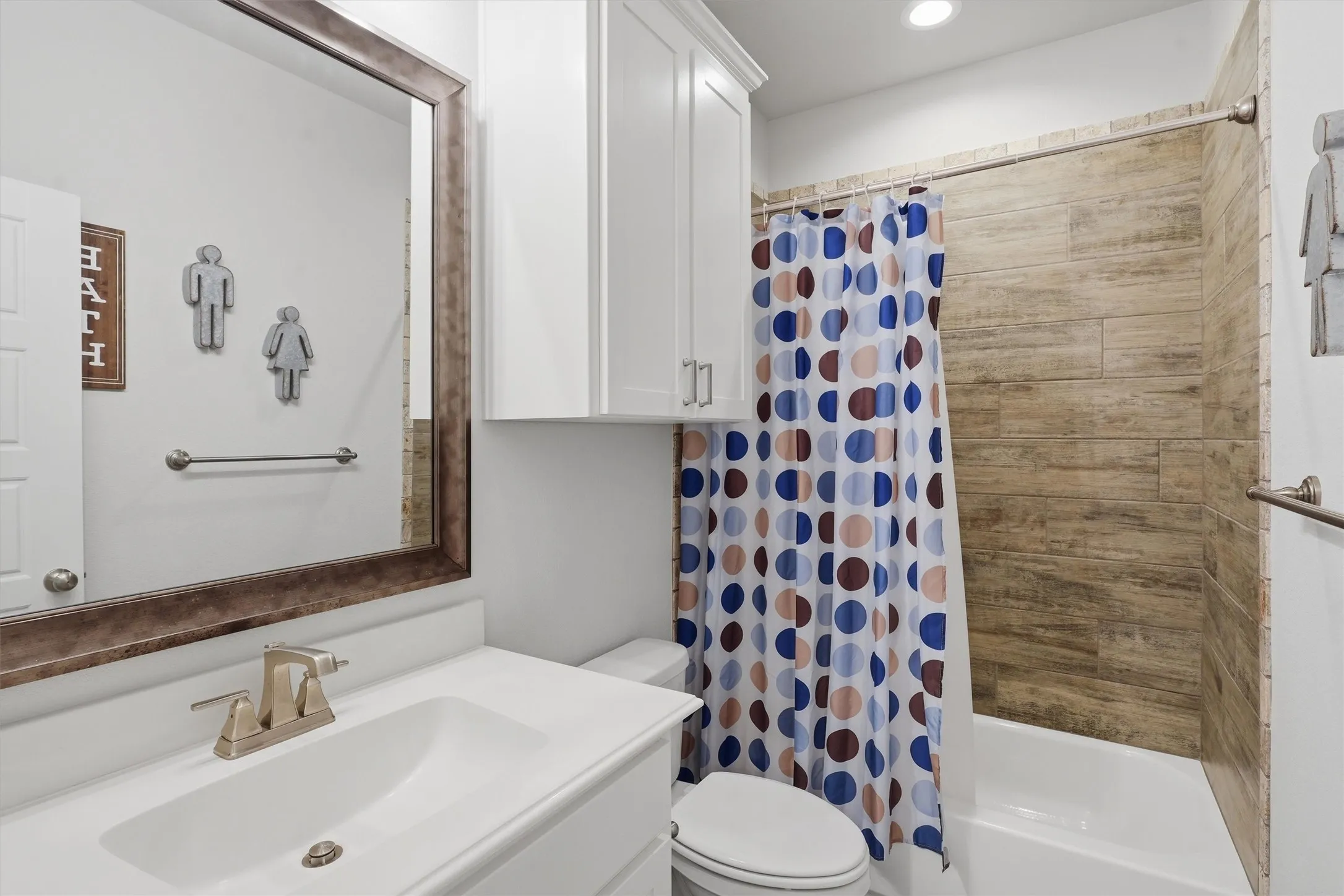 Single Family Residence For Sale in Denton County , 15005 Lost Wagon Street, Justin, Texas 76247, 5 Bedroom, 3 Bathroom, 4 Garage spaces, 2,603 Sqft, built in 2019, mls#21334907, Real Estate Agent in Justin, Homes For Sale in Denton county, Homes For Sale in Justin, Realtor in Justin Texas, Real Estate Brokerage Independent Realty Texas, Luminita Cordes Realtor