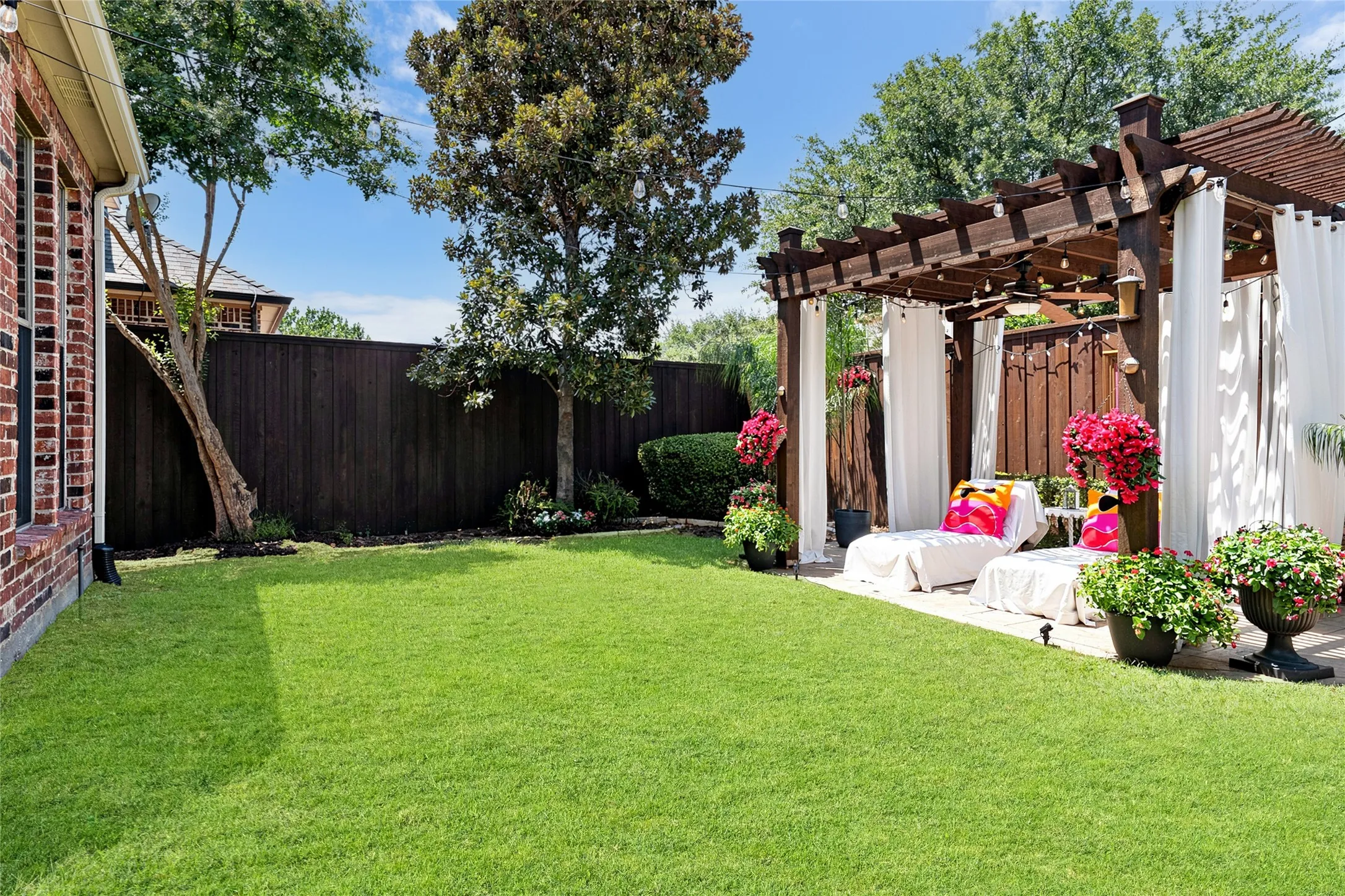 Single Family Residence For Sale in Denton County , 4802 Carnegie Drive, Frisco, Texas 75034, 5 Bedrooms, 4 Bathrooms, 2 Garage spaces, 3,984 Sqft, built in 2002, Price $840,000, mls#21326117, Real Estate Agent in Frisco, Homes For Sale in Denton county, Homes For Sale in Frisco, Realtor in Frisco Texas, Real Estate Brokerage Independent Realty Texas, Luminita Cordes Realtor