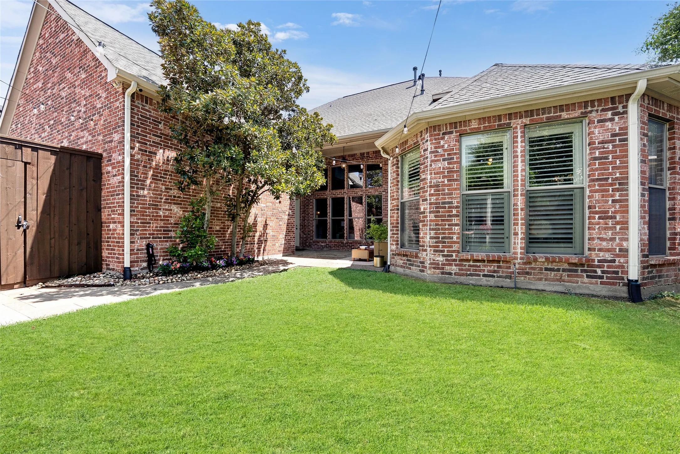 Single Family Residence For Sale in Denton County , 4802 Carnegie Drive, Frisco, Texas 75034, 5 Bedrooms, 4 Bathrooms, 2 Garage spaces, 3,984 Sqft, built in 2002, Price $840,000, mls#21326117, Real Estate Agent in Frisco, Homes For Sale in Denton county, Homes For Sale in Frisco, Realtor in Frisco Texas, Real Estate Brokerage Independent Realty Texas, Luminita Cordes Realtor
