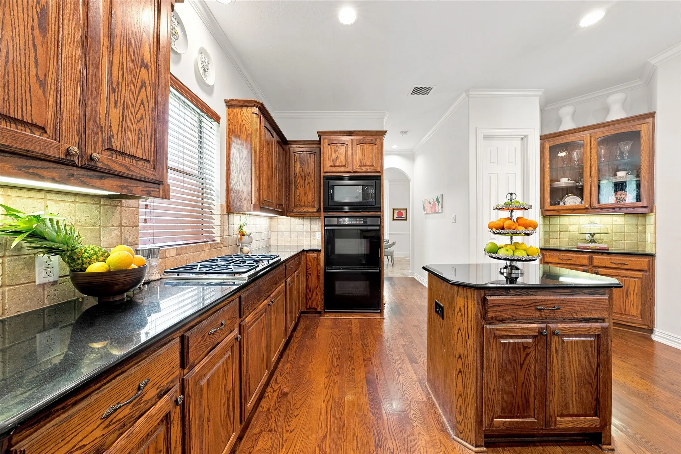 Single Family Residence For Sale in Denton County , 4802 Carnegie Drive, Frisco, Texas 75034, 5 Bedrooms, 4 Bathrooms, 2 Garage spaces, 3,984 Sqft, built in 2002, Price $840,000, mls#21326117, Real Estate Agent in Frisco, Homes For Sale in Denton county, Homes For Sale in Frisco, Realtor in Frisco Texas, Real Estate Brokerage Independent Realty Texas, Luminita Cordes Realtor
