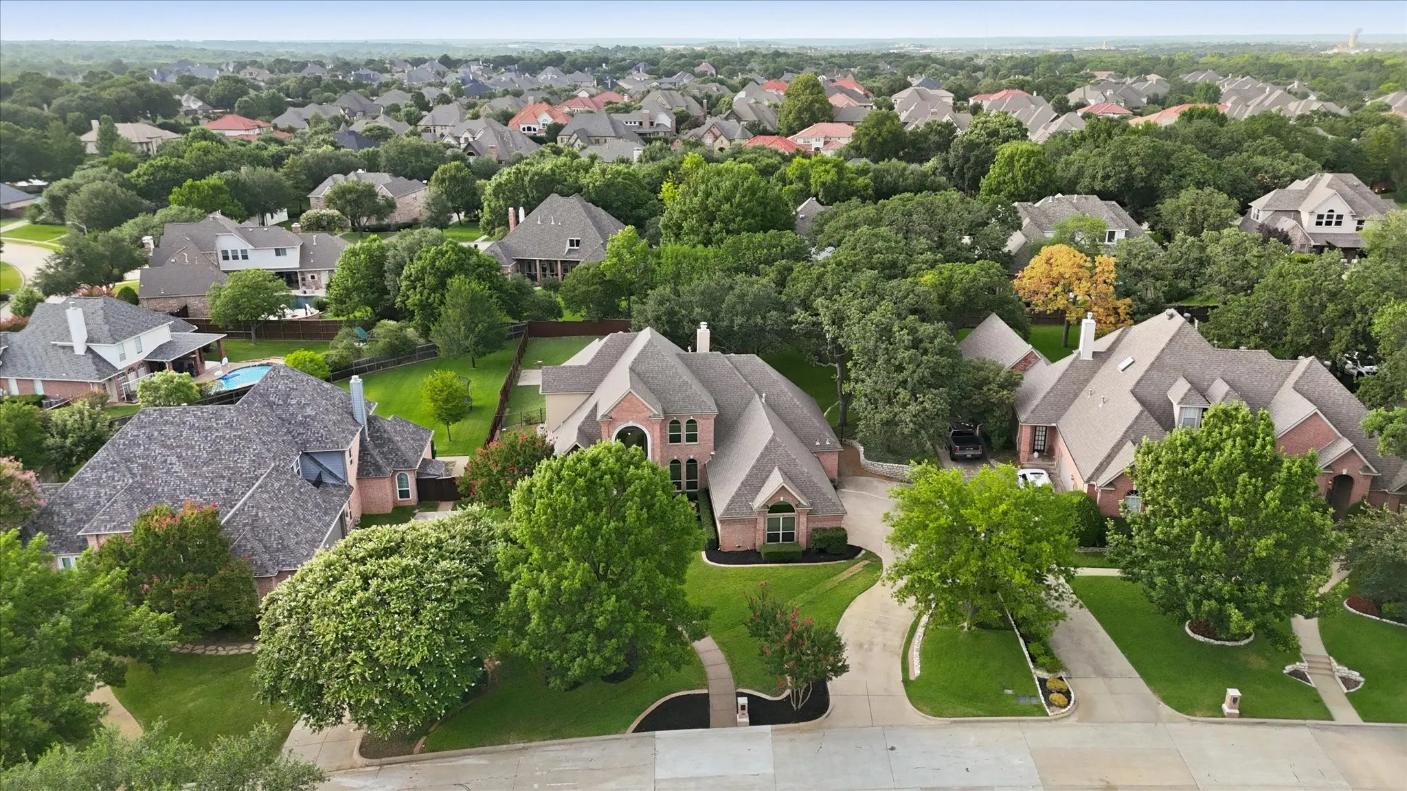 Single Family Residence For Sale in Tarrant County , 614 Llano Court, Southlake, Texas 76092, 5 Bedroom, 4 Bathroom, 3 Garage spaces, 3,614 Sqft, built in 1993, mls#21341100, Real Estate Agent in Southlake, Homes For Sale in Tarrant county, Homes For Sale in Southlake, Realtor in Southlake Texas, Real Estate Brokerage Independent Realty Texas, Luminita Cordes Realtor
