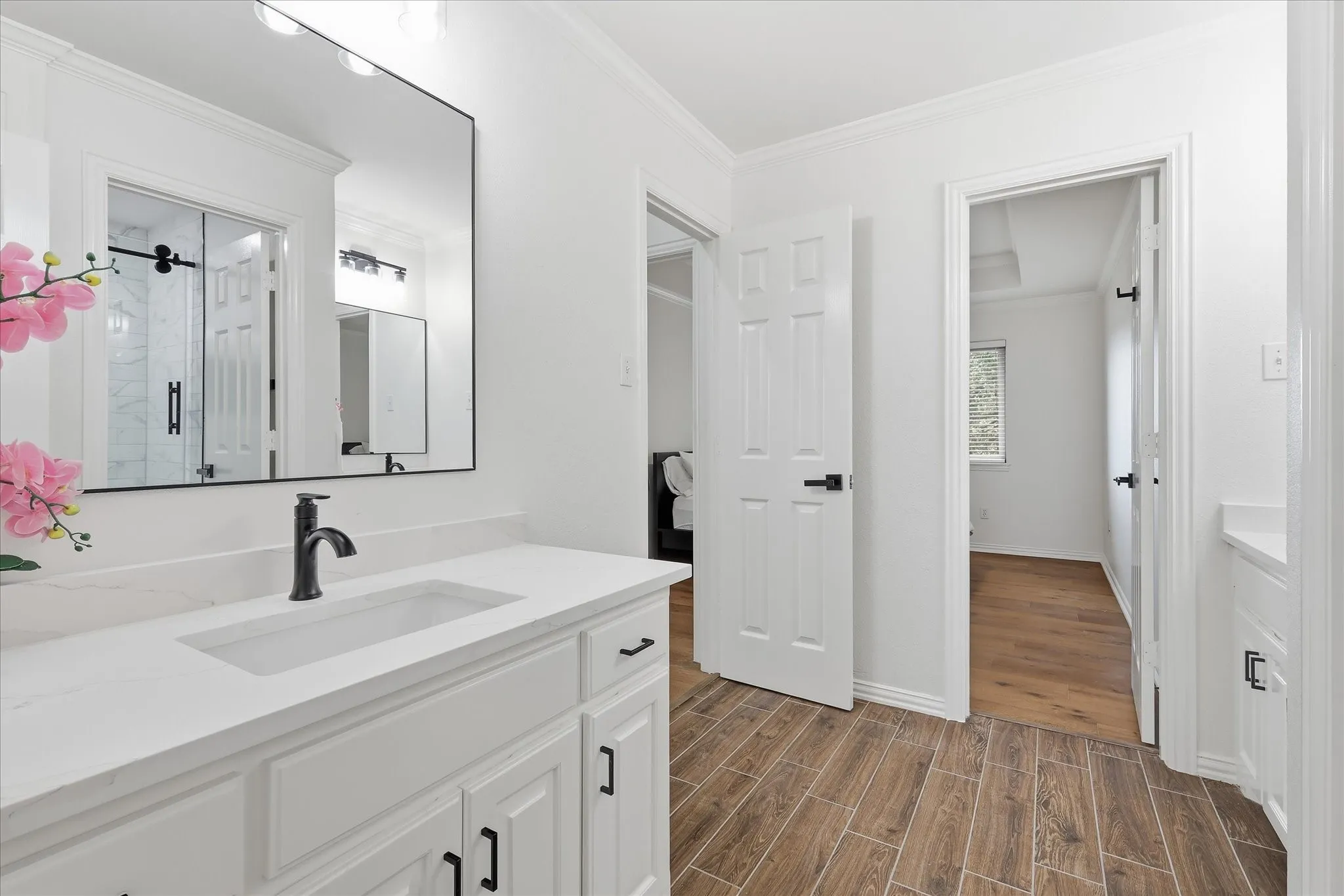 Single Family Residence For Sale in Tarrant County , 614 Llano Court, Southlake, Texas 76092, 5 Bedroom, 4 Bathroom, 3 Garage spaces, 3,614 Sqft, built in 1993, mls#21341100, Real Estate Agent in Southlake, Homes For Sale in Tarrant county, Homes For Sale in Southlake, Realtor in Southlake Texas, Real Estate Brokerage Independent Realty Texas, Luminita Cordes Realtor
