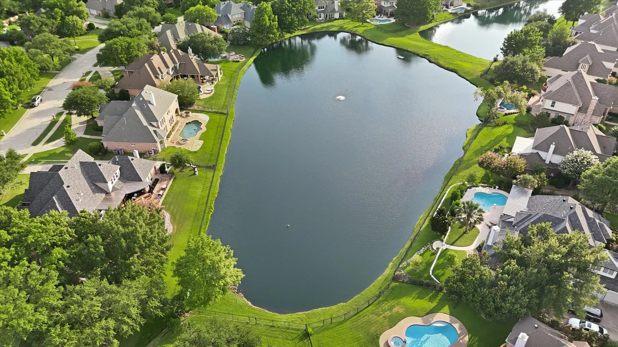 Single Family Residence For Sale in Tarrant County , 614 Llano Court, Southlake, Texas 76092, 5 Bedroom, 4 Bathroom, 3 Garage spaces, 3,614 Sqft, built in 1993, mls#21341100, Real Estate Agent in Southlake, Homes For Sale in Tarrant county, Homes For Sale in Southlake, Realtor in Southlake Texas, Real Estate Brokerage Independent Realty Texas, Luminita Cordes Realtor