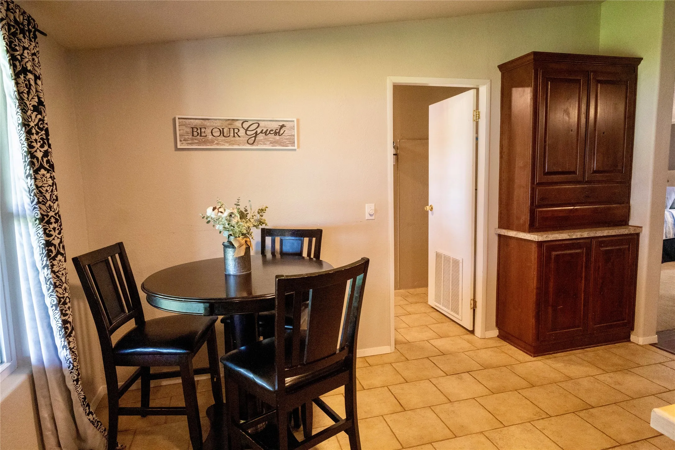 Manufactured Home For Sale in Palo Pinto County , 1047 Airport Road, Graford, Texas 76449, 3 Bedroom, 2 Bathroom, 2 Garage spaces, 2,016 Sqft, built in 2000, mls#21338578, Real Estate Agent in Graford, Homes For Sale in Palo Pinto county, Homes For Sale in Graford, Realtor in Graford Texas, Real Estate Brokerage Independent Realty Texas, Luminita Cordes Realtor
