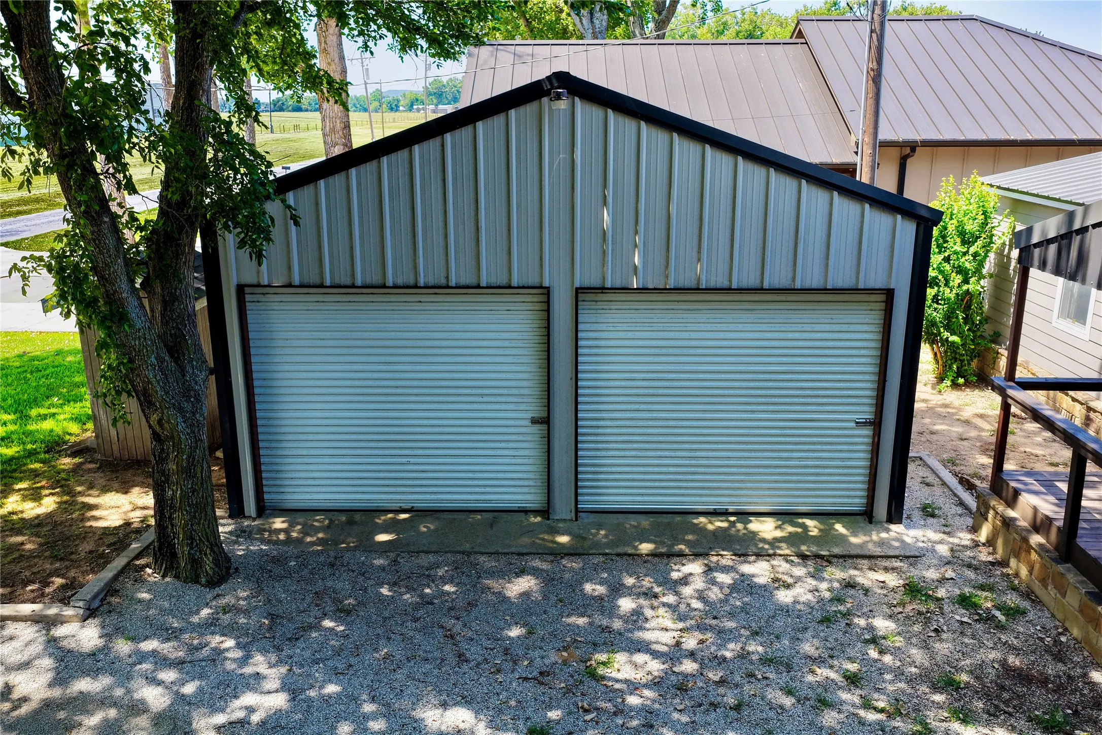 Manufactured Home For Sale in Palo Pinto County , 1047 Airport Road, Graford, Texas 76449, 3 Bedroom, 2 Bathroom, 2 Garage spaces, 2,016 Sqft, built in 2000, mls#21338578, Real Estate Agent in Graford, Homes For Sale in Palo Pinto county, Homes For Sale in Graford, Realtor in Graford Texas, Real Estate Brokerage Independent Realty Texas, Luminita Cordes Realtor