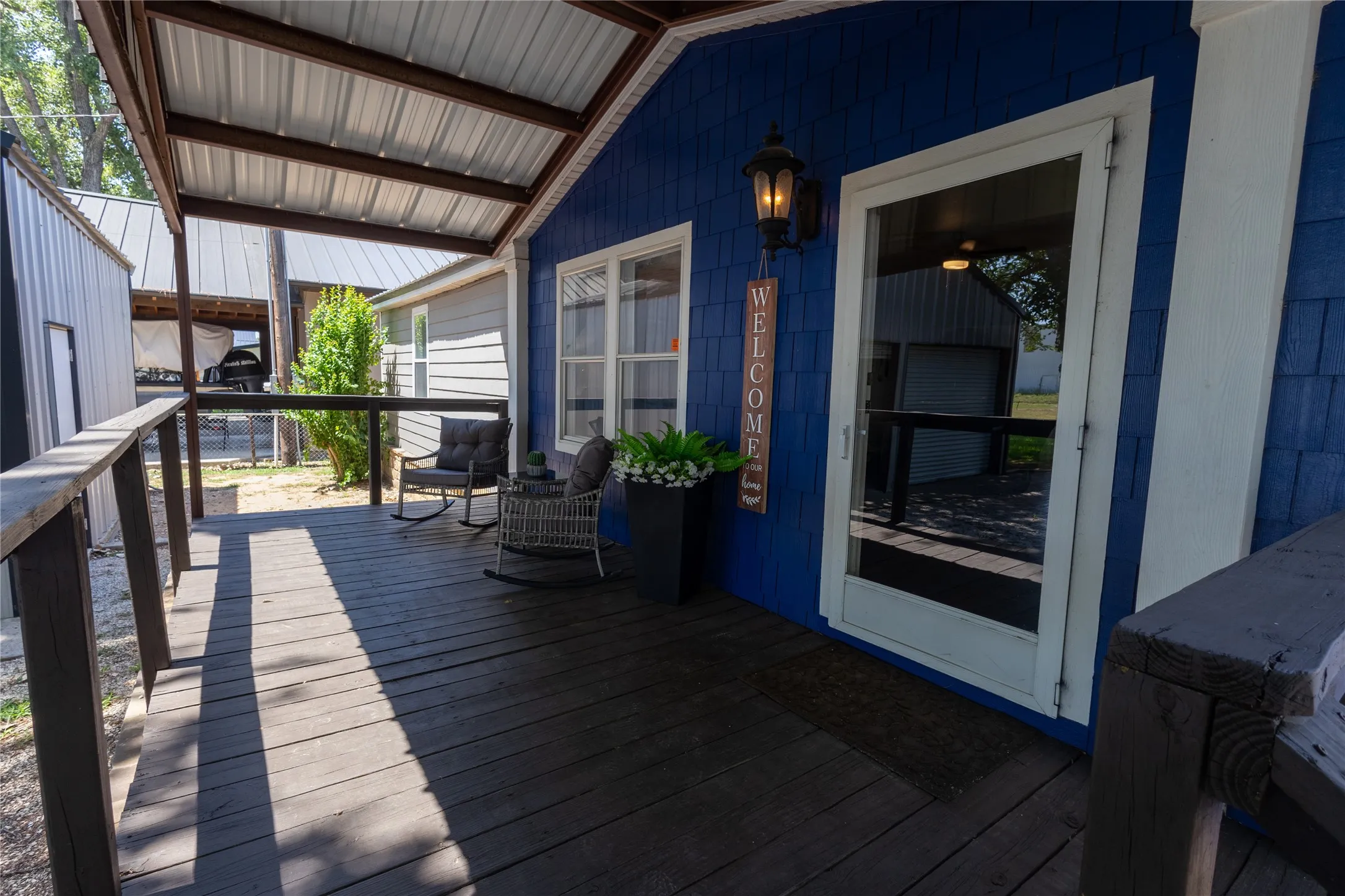 Manufactured Home For Sale in Palo Pinto County , 1047 Airport Road, Graford, Texas 76449, 3 Bedroom, 2 Bathroom, 2 Garage spaces, 2,016 Sqft, built in 2000, mls#21338578, Real Estate Agent in Graford, Homes For Sale in Palo Pinto county, Homes For Sale in Graford, Realtor in Graford Texas, Real Estate Brokerage Independent Realty Texas, Luminita Cordes Realtor