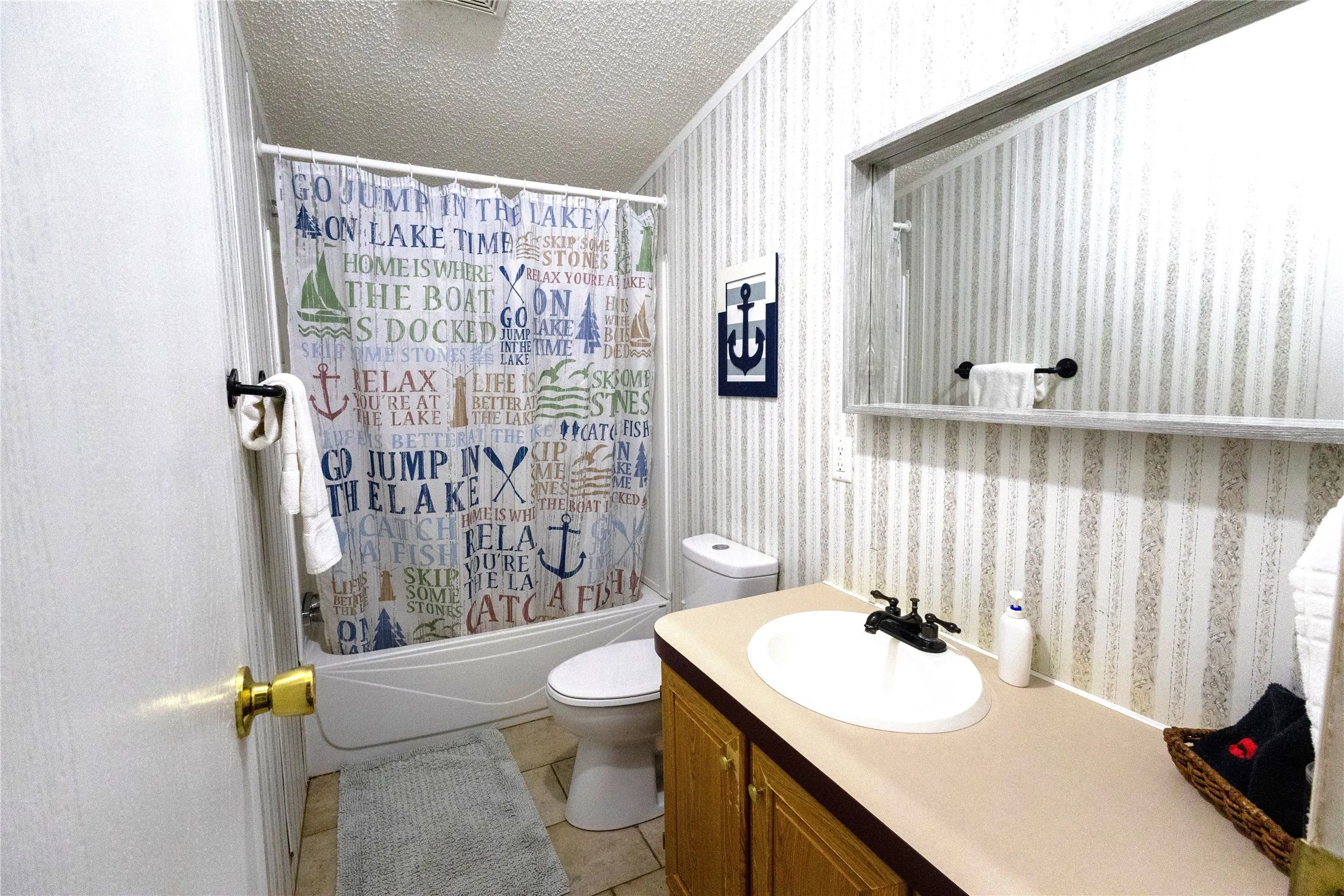 Manufactured Home For Sale in Palo Pinto County , 1047 Airport Road, Graford, Texas 76449, 3 Bedroom, 2 Bathroom, 2 Garage spaces, 2,016 Sqft, built in 2000, mls#21338578, Real Estate Agent in Graford, Homes For Sale in Palo Pinto county, Homes For Sale in Graford, Realtor in Graford Texas, Real Estate Brokerage Independent Realty Texas, Luminita Cordes Realtor