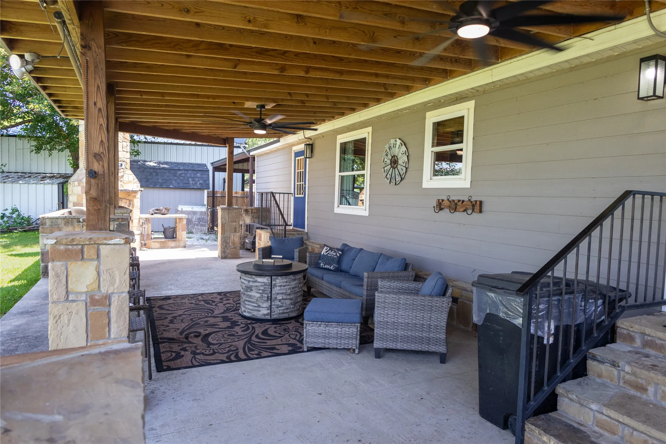 Manufactured Home For Sale in Palo Pinto County , 1047 Airport Road, Graford, Texas 76449, 3 Bedroom, 2 Bathroom, 2 Garage spaces, 2,016 Sqft, built in 2000, mls#21338578, Real Estate Agent in Graford, Homes For Sale in Palo Pinto county, Homes For Sale in Graford, Realtor in Graford Texas, Real Estate Brokerage Independent Realty Texas, Luminita Cordes Realtor