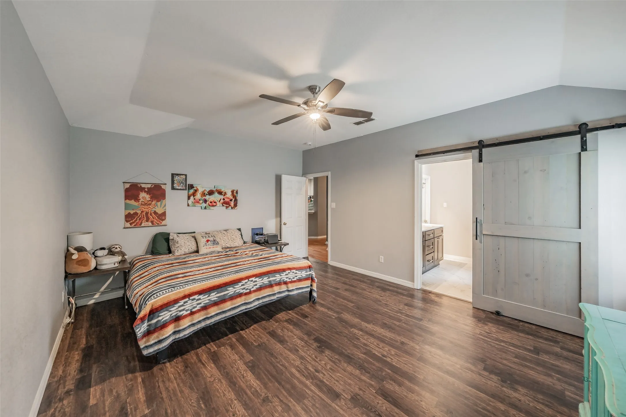 Single Family Residence For Sale in Tarrant County , 137 Roberts Drive, Saginaw, Texas 76179, 3 Bedroom, 2 Bathroom, 2 Garage spaces, 1,707 Sqft, built in 1999, mls#21340868, Real Estate Agent in Saginaw, Homes For Sale in Tarrant county, Homes For Sale in Saginaw, Realtor in Saginaw Texas, Real Estate Brokerage Independent Realty Texas, Luminita Cordes Realtor