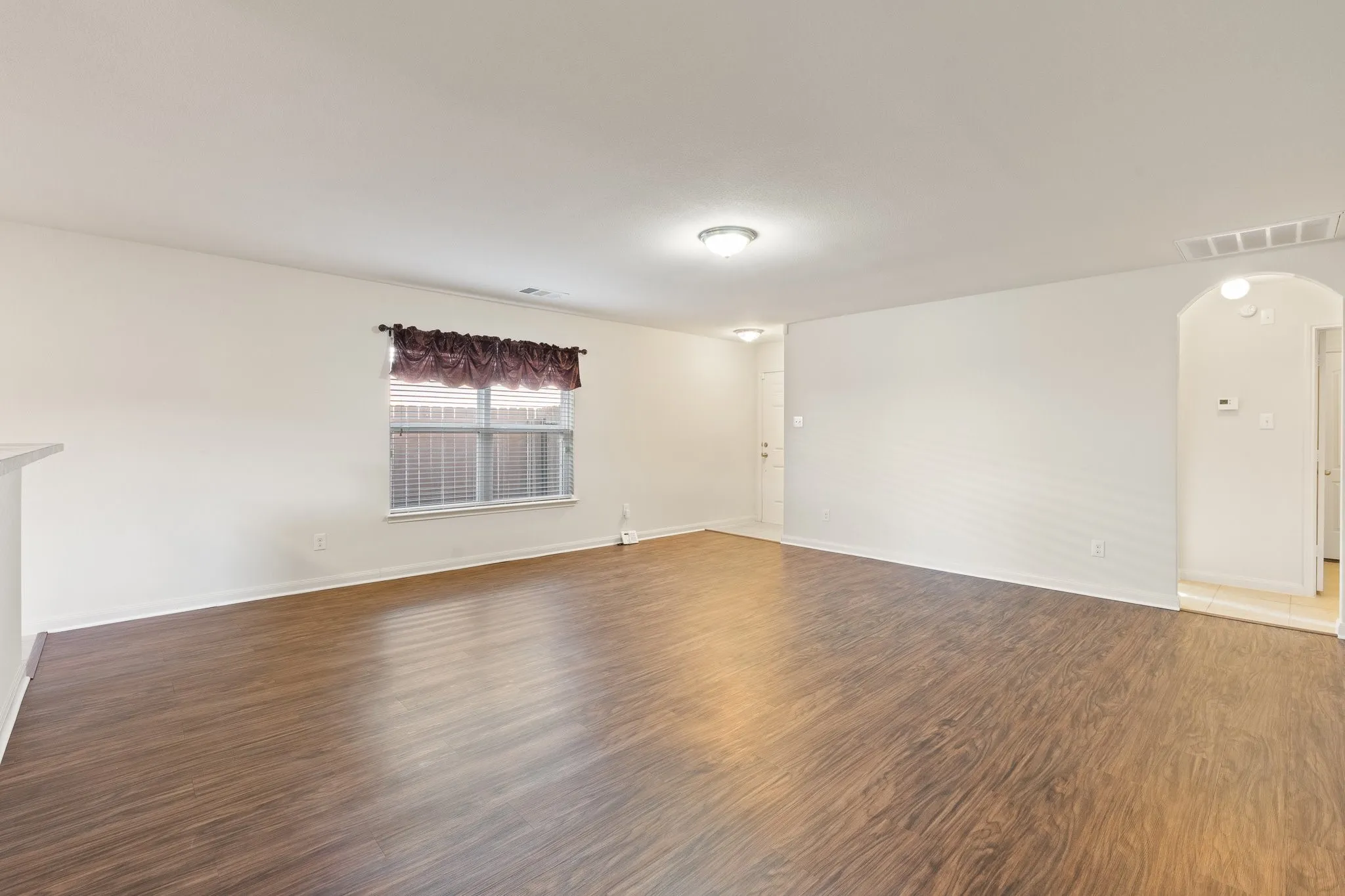 Single Family Residence For Sale in Tarrant County , 4801 Cedar Springs Drive, Fort Worth, Texas 76179, 3 Bedroom, 2 Bathroom, 2 Garage spaces, 1,368 Sqft, built in 2015, mls#21340088, Real Estate Agent in Fort Worth, Homes For Sale in Tarrant county, Homes For Sale in Fort Worth, Realtor in Fort Worth Texas, Real Estate Brokerage Independent Realty Texas, Luminita Cordes Realtor