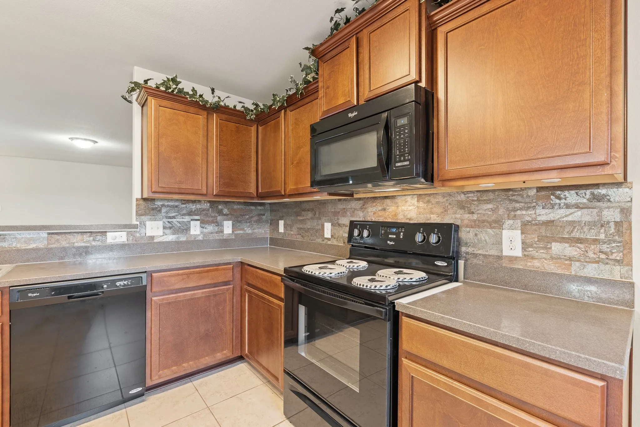 Single Family Residence For Sale in Tarrant County , 4801 Cedar Springs Drive, Fort Worth, Texas 76179, 3 Bedroom, 2 Bathroom, 2 Garage spaces, 1,368 Sqft, built in 2015, mls#21340088, Real Estate Agent in Fort Worth, Homes For Sale in Tarrant county, Homes For Sale in Fort Worth, Realtor in Fort Worth Texas, Real Estate Brokerage Independent Realty Texas, Luminita Cordes Realtor