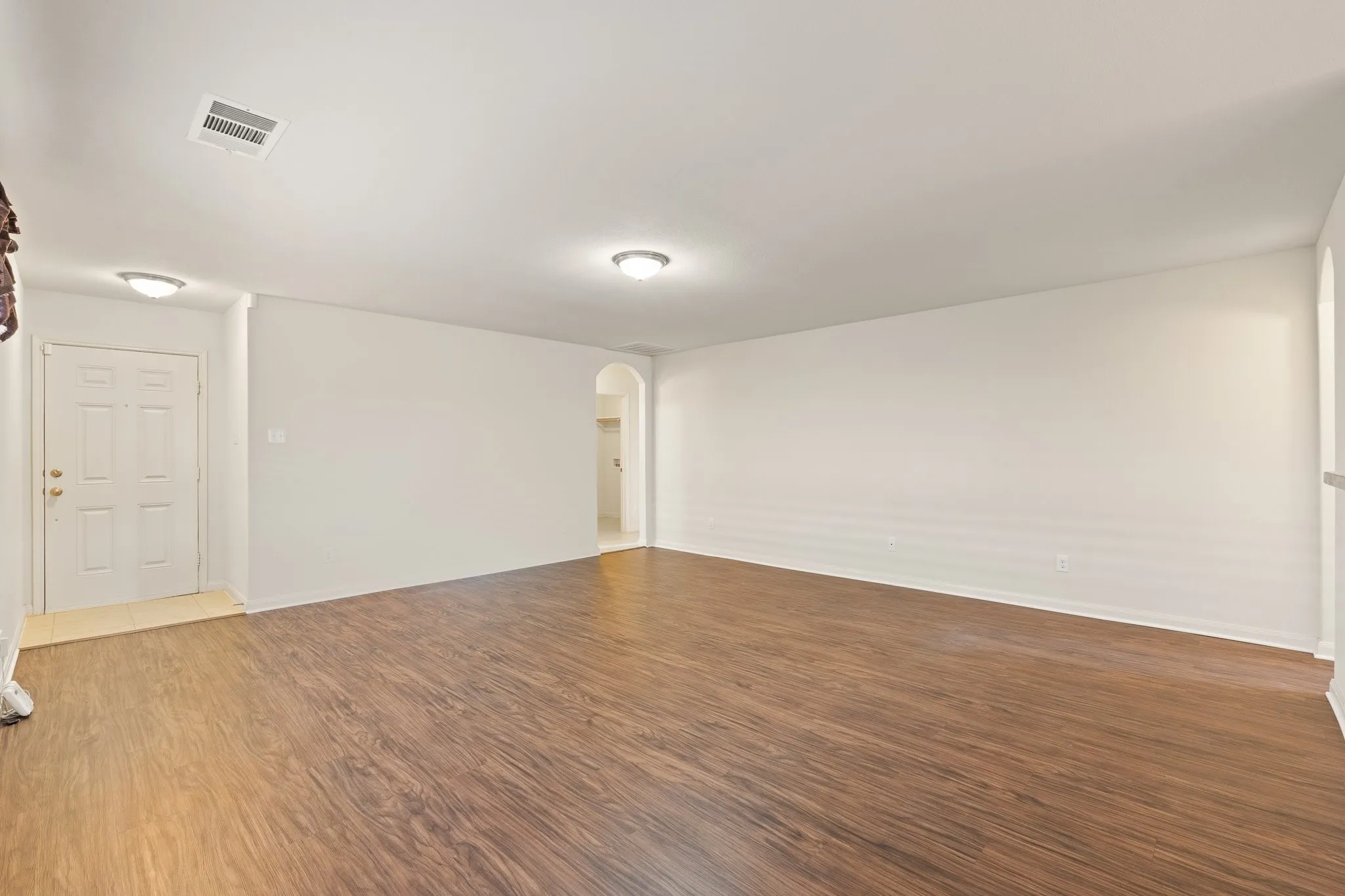 Single Family Residence For Sale in Tarrant County , 4801 Cedar Springs Drive, Fort Worth, Texas 76179, 3 Bedroom, 2 Bathroom, 2 Garage spaces, 1,368 Sqft, built in 2015, mls#21340088, Real Estate Agent in Fort Worth, Homes For Sale in Tarrant county, Homes For Sale in Fort Worth, Realtor in Fort Worth Texas, Real Estate Brokerage Independent Realty Texas, Luminita Cordes Realtor