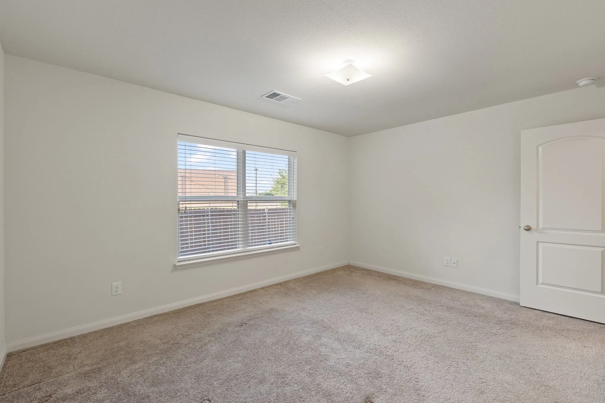 Single Family Residence For Sale in Tarrant County , 4801 Cedar Springs Drive, Fort Worth, Texas 76179, 3 Bedroom, 2 Bathroom, 2 Garage spaces, 1,368 Sqft, built in 2015, mls#21340088, Real Estate Agent in Fort Worth, Homes For Sale in Tarrant county, Homes For Sale in Fort Worth, Realtor in Fort Worth Texas, Real Estate Brokerage Independent Realty Texas, Luminita Cordes Realtor
