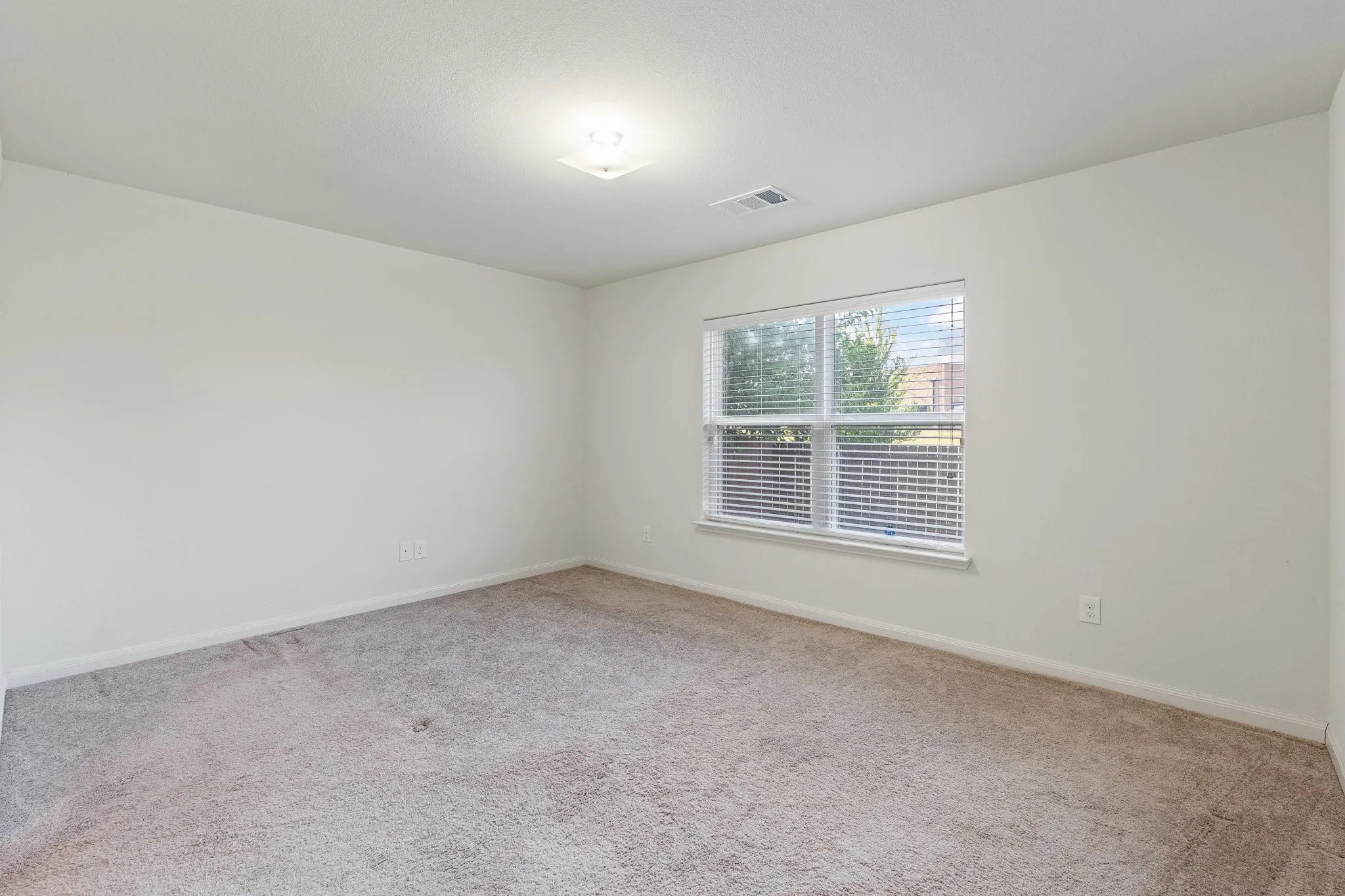 Single Family Residence For Sale in Tarrant County , 4801 Cedar Springs Drive, Fort Worth, Texas 76179, 3 Bedroom, 2 Bathroom, 2 Garage spaces, 1,368 Sqft, built in 2015, mls#21340088, Real Estate Agent in Fort Worth, Homes For Sale in Tarrant county, Homes For Sale in Fort Worth, Realtor in Fort Worth Texas, Real Estate Brokerage Independent Realty Texas, Luminita Cordes Realtor