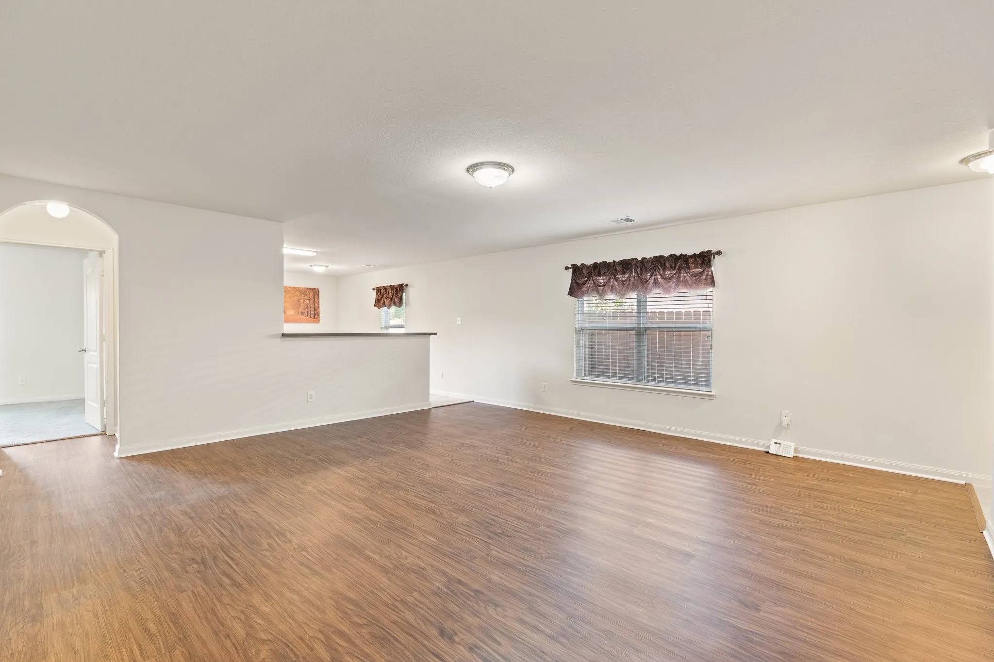 Single Family Residence For Sale in Tarrant County , 4801 Cedar Springs Drive, Fort Worth, Texas 76179, 3 Bedroom, 2 Bathroom, 2 Garage spaces, 1,368 Sqft, built in 2015, mls#21340088, Real Estate Agent in Fort Worth, Homes For Sale in Tarrant county, Homes For Sale in Fort Worth, Realtor in Fort Worth Texas, Real Estate Brokerage Independent Realty Texas, Luminita Cordes Realtor