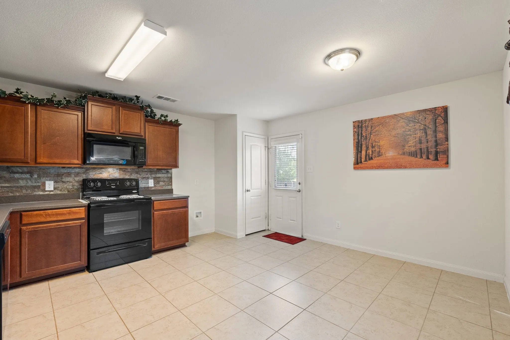 Single Family Residence For Sale in Tarrant County , 4801 Cedar Springs Drive, Fort Worth, Texas 76179, 3 Bedroom, 2 Bathroom, 2 Garage spaces, 1,368 Sqft, built in 2015, mls#21340088, Real Estate Agent in Fort Worth, Homes For Sale in Tarrant county, Homes For Sale in Fort Worth, Realtor in Fort Worth Texas, Real Estate Brokerage Independent Realty Texas, Luminita Cordes Realtor