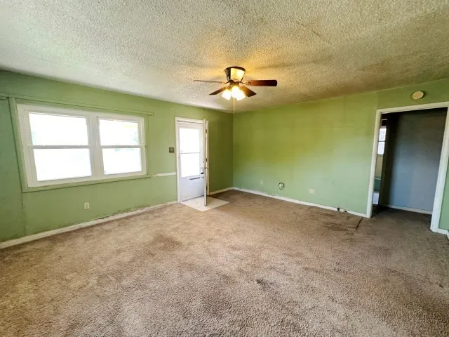 Single Family Residence For Sale in Jones County , 804 Columbia Street, Stamford, Texas 79553, 2 Bedroom, 1 Bathroom, 1 Garage spaces, 1,272 Sqft, built in 1942, mls#21341438, Real Estate Agent in Stamford, Homes For Sale in Jones county, Homes For Sale in Stamford, Realtor in Stamford Texas, Real Estate Brokerage Independent Realty Texas, Luminita Cordes Realtor