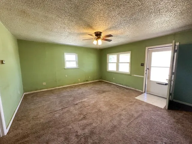 Single Family Residence For Sale in Jones County , 804 Columbia Street, Stamford, Texas 79553, 2 Bedroom, 1 Bathroom, 1 Garage spaces, 1,272 Sqft, built in 1942, mls#21341438, Real Estate Agent in Stamford, Homes For Sale in Jones county, Homes For Sale in Stamford, Realtor in Stamford Texas, Real Estate Brokerage Independent Realty Texas, Luminita Cordes Realtor