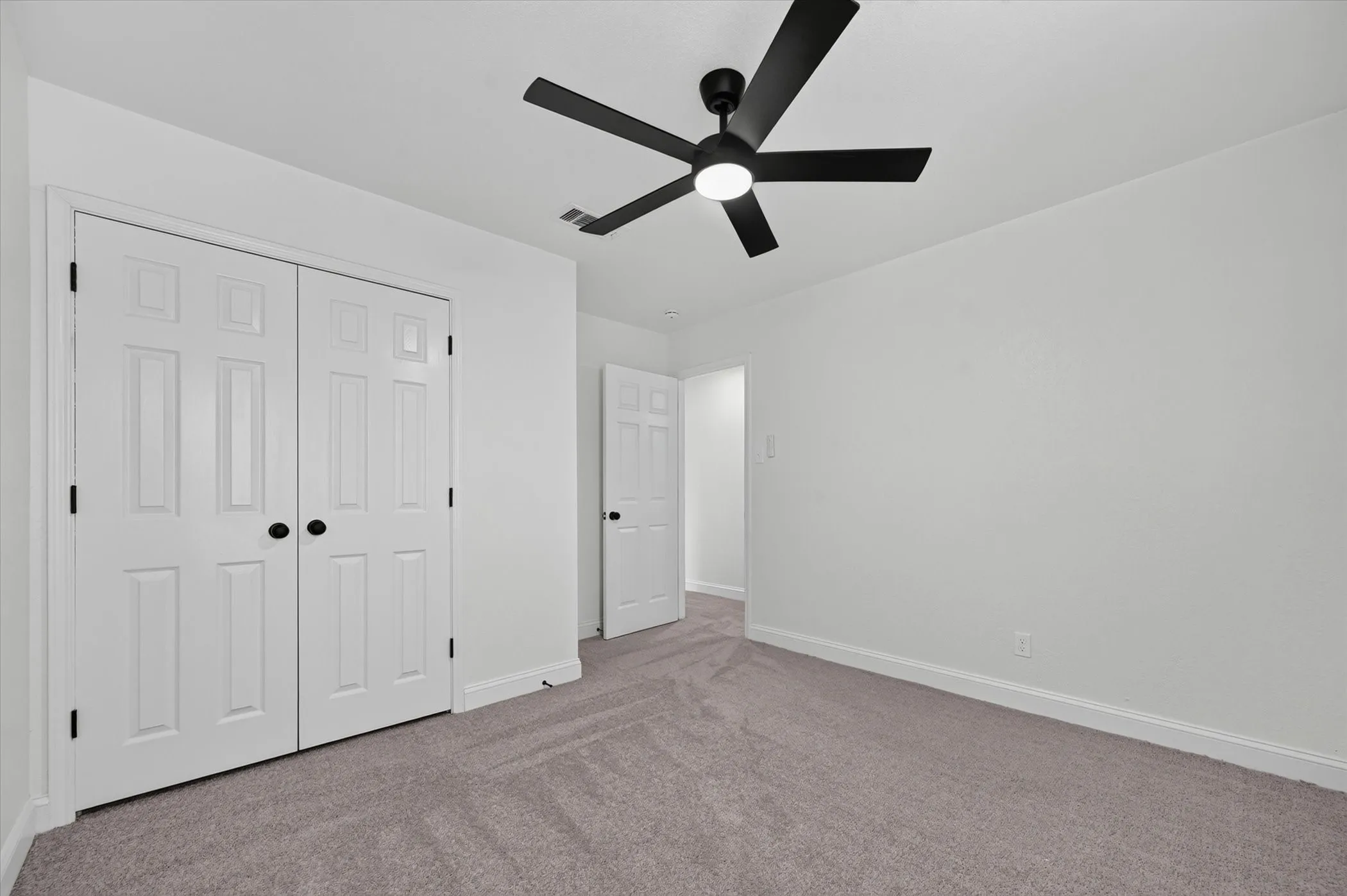 Single Family Residence For Sale in Collin County , 4402 Durango Lane, Mc Kinney, Texas 75070, 4 Bedroom, 3 Bathroom, 2 Garage spaces, 1,893 Sqft, built in 1987, mls#21334825, Real Estate Agent in Mc Kinney, Homes For Sale in Collin county, Homes For Sale in Mc Kinney, Realtor in Mc Kinney Texas, Real Estate Brokerage Independent Realty Texas, Luminita Cordes Realtor