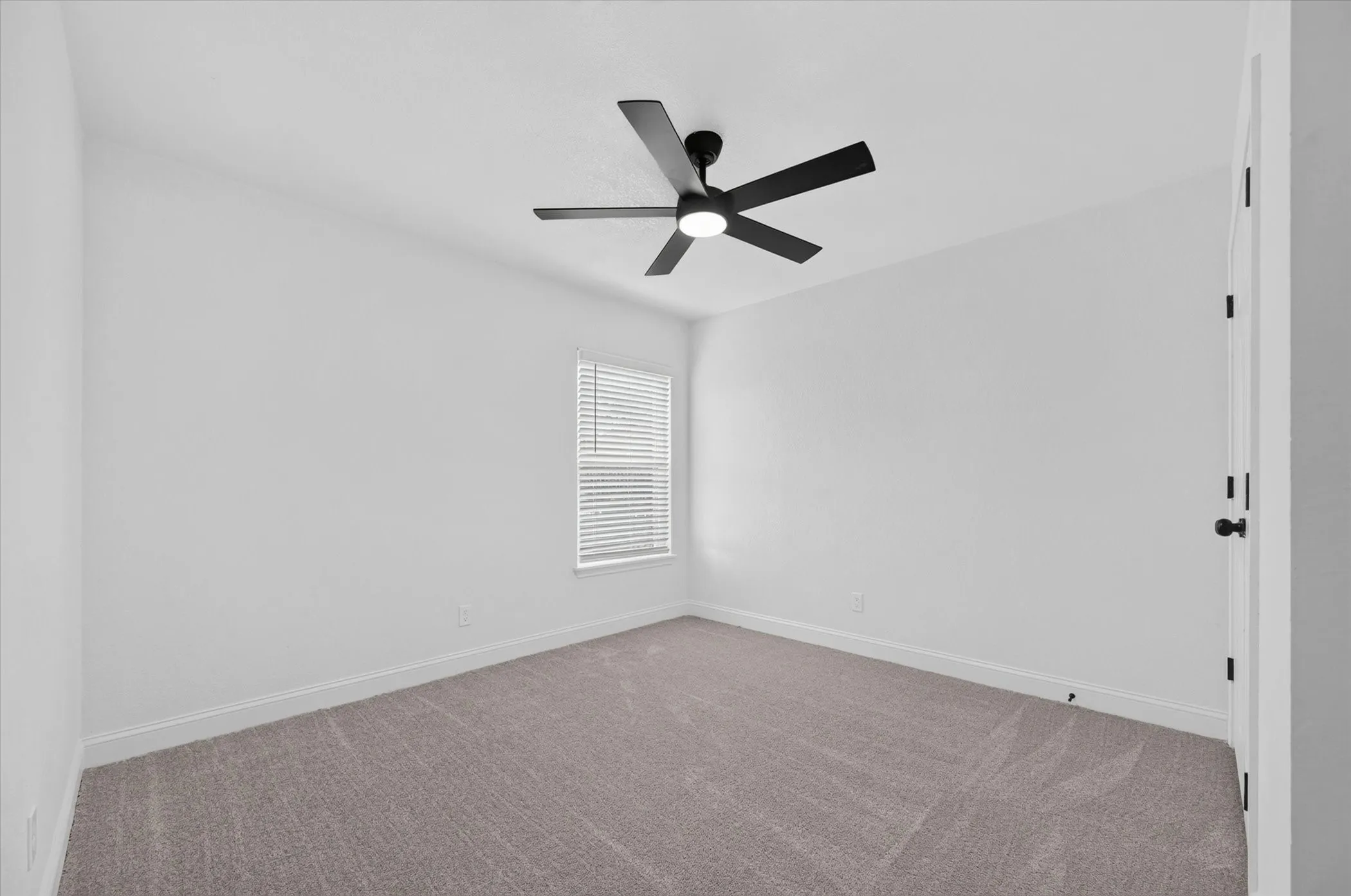 Single Family Residence For Sale in Collin County , 4402 Durango Lane, Mc Kinney, Texas 75070, 4 Bedroom, 3 Bathroom, 2 Garage spaces, 1,893 Sqft, built in 1987, mls#21334825, Real Estate Agent in Mc Kinney, Homes For Sale in Collin county, Homes For Sale in Mc Kinney, Realtor in Mc Kinney Texas, Real Estate Brokerage Independent Realty Texas, Luminita Cordes Realtor