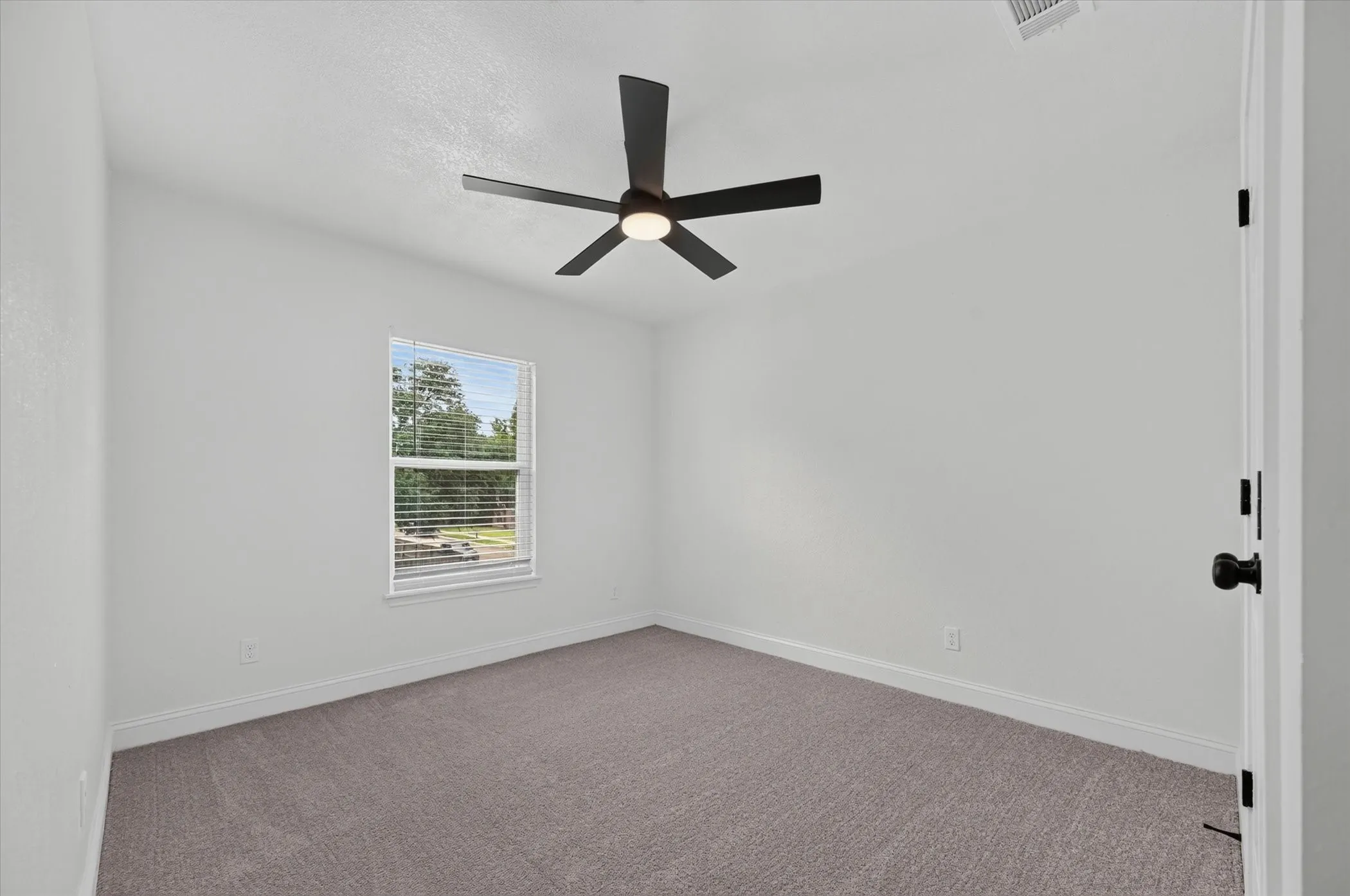 Single Family Residence For Sale in Collin County , 4402 Durango Lane, Mc Kinney, Texas 75070, 4 Bedroom, 3 Bathroom, 2 Garage spaces, 1,893 Sqft, built in 1987, mls#21334825, Real Estate Agent in Mc Kinney, Homes For Sale in Collin county, Homes For Sale in Mc Kinney, Realtor in Mc Kinney Texas, Real Estate Brokerage Independent Realty Texas, Luminita Cordes Realtor