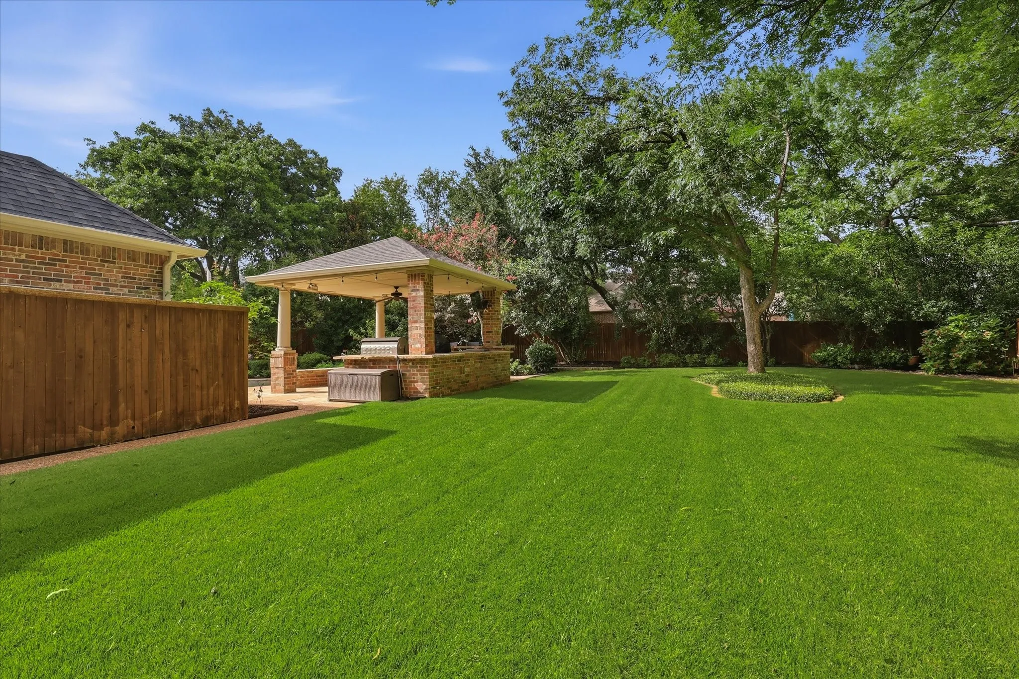 The CDS lot give you lots of extra yard & grassy area.