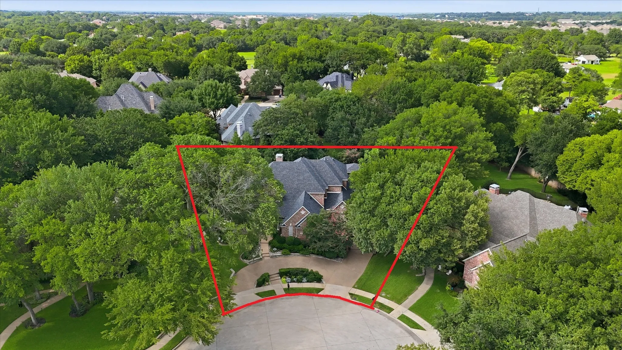 Mature trees, peace, quiet & privacy. CDS half acre lot with enormous yard.