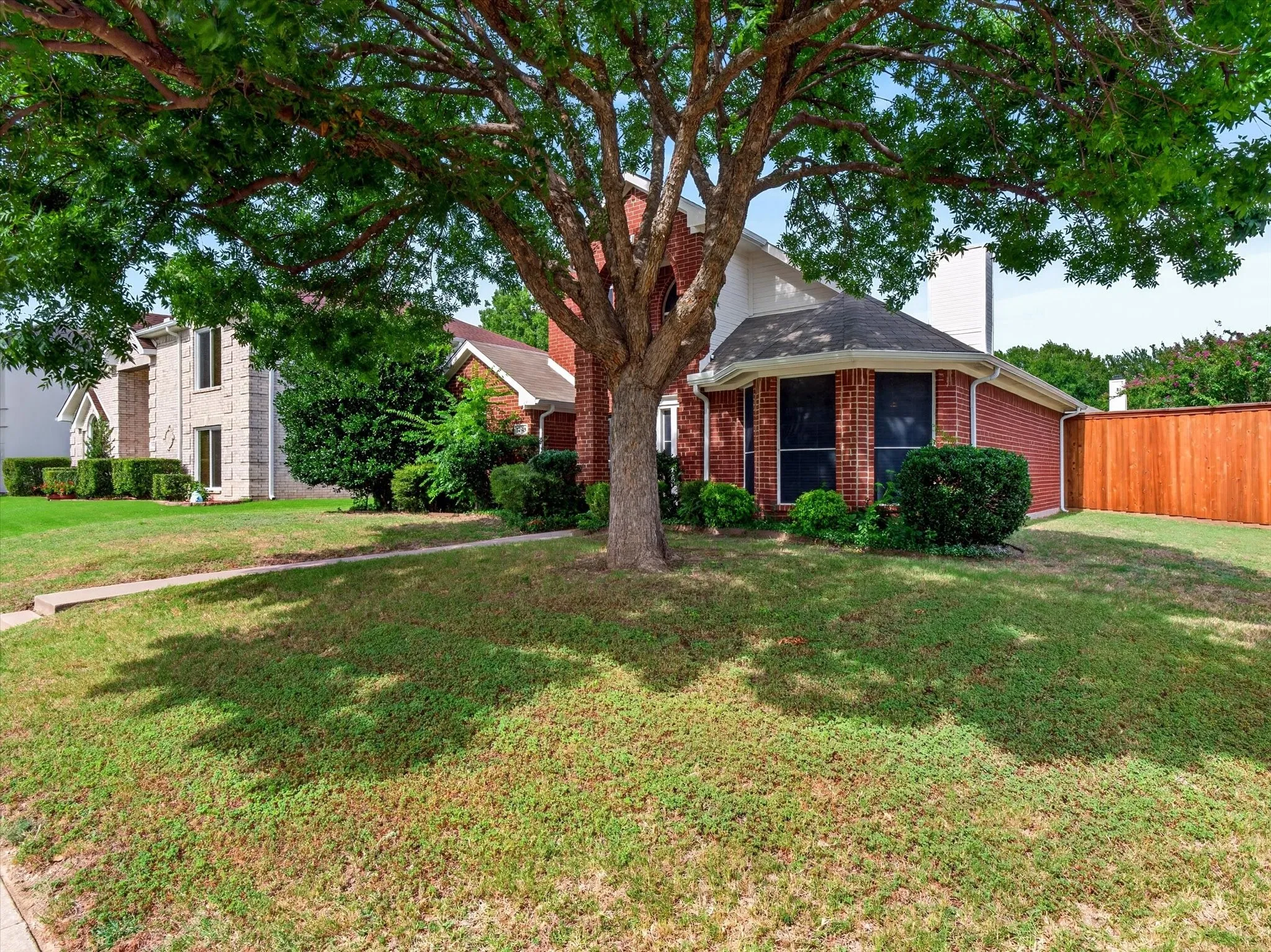 Single Family Residence For Sale in Collin County , 7808 Anchor Street, Frisco, Texas 75035, 3 Bedroom, 2 Bathroom, 2 Garage spaces, 1,412 Sqft, built in 1998, mls#21337957, Real Estate Agent in Frisco, Homes For Sale in Collin county, Homes For Sale in Frisco, Realtor in Frisco Texas, Real Estate Brokerage Independent Realty Texas, Luminita Cordes Realtor