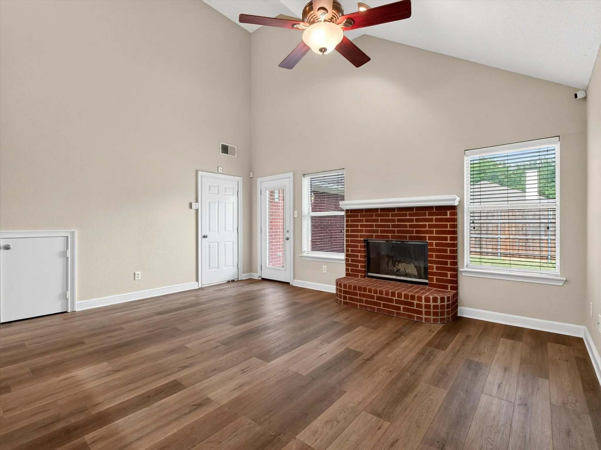 Single Family Residence For Sale in Collin County , 7808 Anchor Street, Frisco, Texas 75035, 3 Bedroom, 2 Bathroom, 2 Garage spaces, 1,412 Sqft, built in 1998, mls#21337957, Real Estate Agent in Frisco, Homes For Sale in Collin county, Homes For Sale in Frisco, Realtor in Frisco Texas, Real Estate Brokerage Independent Realty Texas, Luminita Cordes Realtor