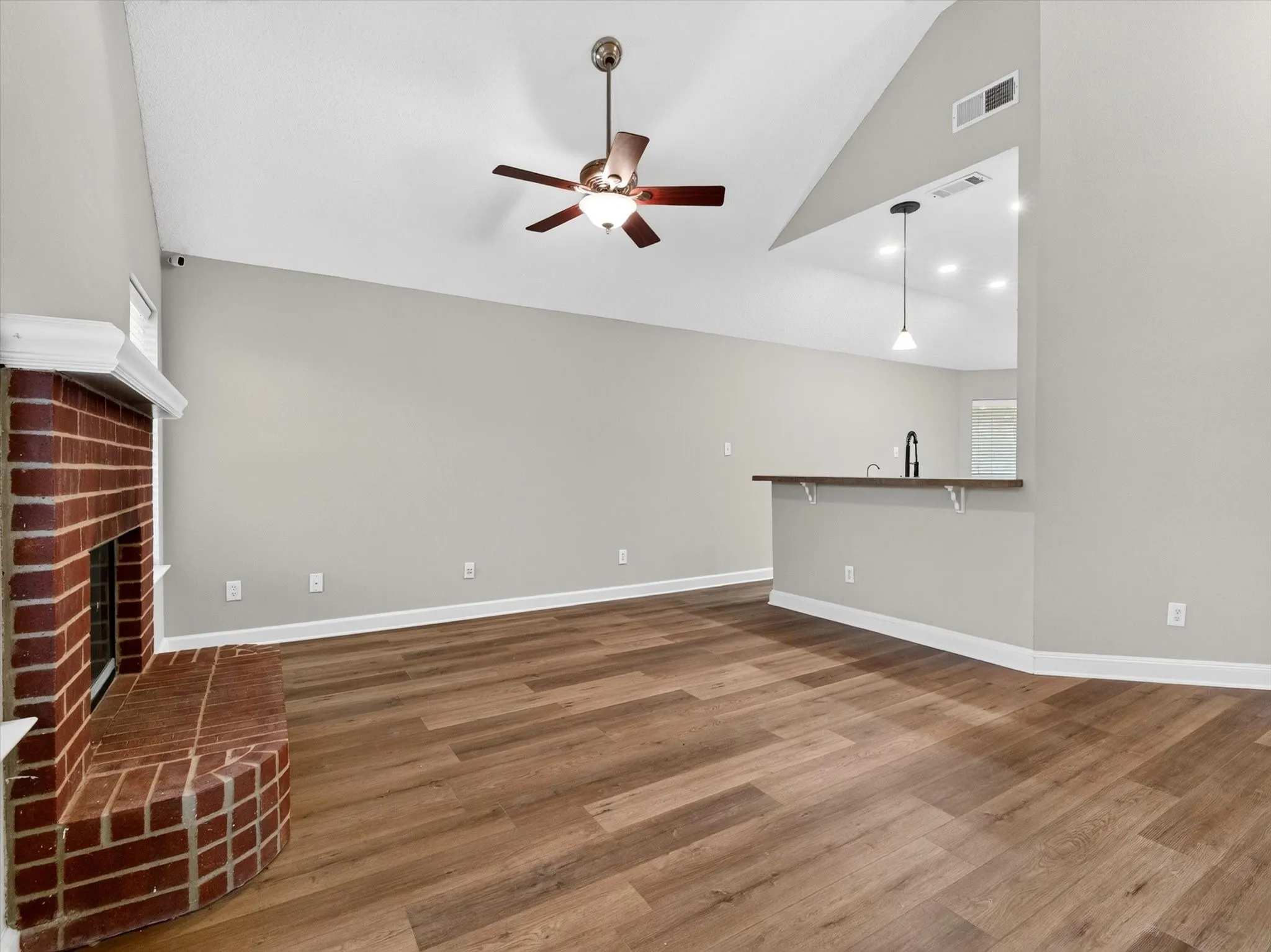 Single Family Residence For Sale in Collin County , 7808 Anchor Street, Frisco, Texas 75035, 3 Bedroom, 2 Bathroom, 2 Garage spaces, 1,412 Sqft, built in 1998, mls#21337957, Real Estate Agent in Frisco, Homes For Sale in Collin county, Homes For Sale in Frisco, Realtor in Frisco Texas, Real Estate Brokerage Independent Realty Texas, Luminita Cordes Realtor