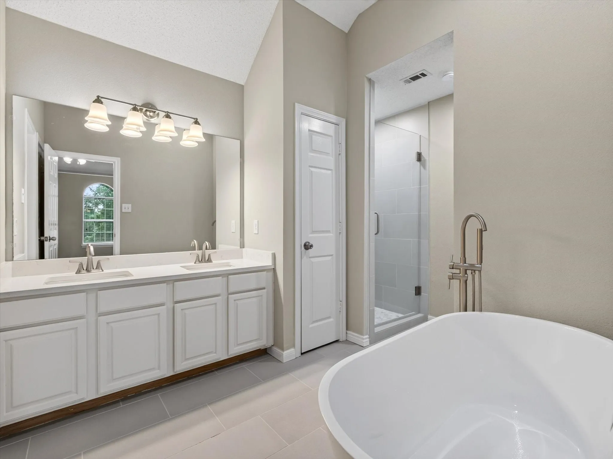 Single Family Residence For Sale in Collin County , 7808 Anchor Street, Frisco, Texas 75035, 3 Bedroom, 2 Bathroom, 2 Garage spaces, 1,412 Sqft, built in 1998, mls#21337957, Real Estate Agent in Frisco, Homes For Sale in Collin county, Homes For Sale in Frisco, Realtor in Frisco Texas, Real Estate Brokerage Independent Realty Texas, Luminita Cordes Realtor