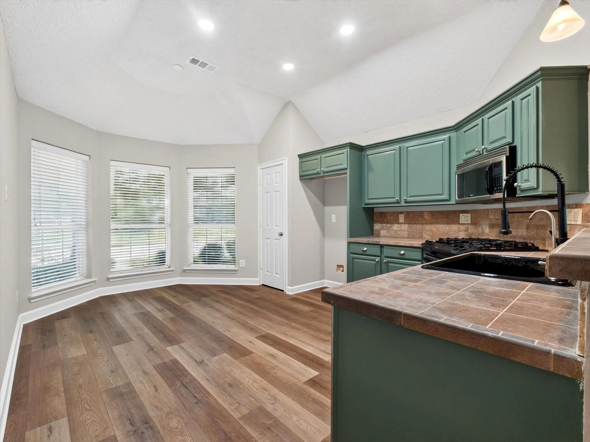 Single Family Residence For Sale in Collin County , 7808 Anchor Street, Frisco, Texas 75035, 3 Bedroom, 2 Bathroom, 2 Garage spaces, 1,412 Sqft, built in 1998, mls#21337957, Real Estate Agent in Frisco, Homes For Sale in Collin county, Homes For Sale in Frisco, Realtor in Frisco Texas, Real Estate Brokerage Independent Realty Texas, Luminita Cordes Realtor