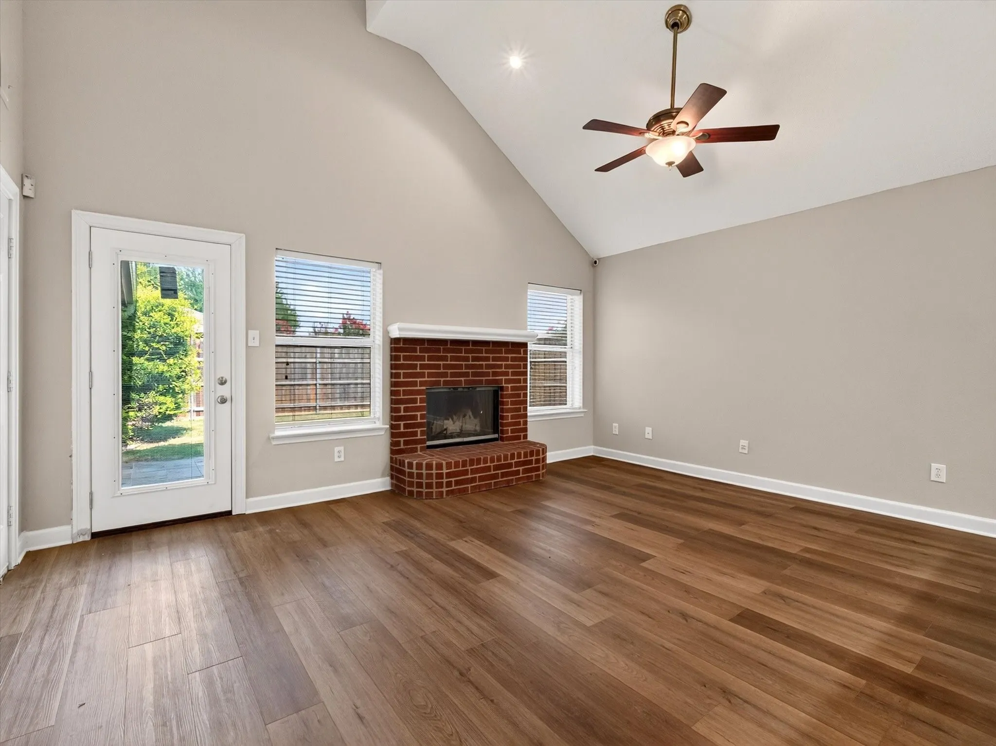 Single Family Residence For Sale in Collin County , 7808 Anchor Street, Frisco, Texas 75035, 3 Bedroom, 2 Bathroom, 2 Garage spaces, 1,412 Sqft, built in 1998, mls#21337957, Real Estate Agent in Frisco, Homes For Sale in Collin county, Homes For Sale in Frisco, Realtor in Frisco Texas, Real Estate Brokerage Independent Realty Texas, Luminita Cordes Realtor