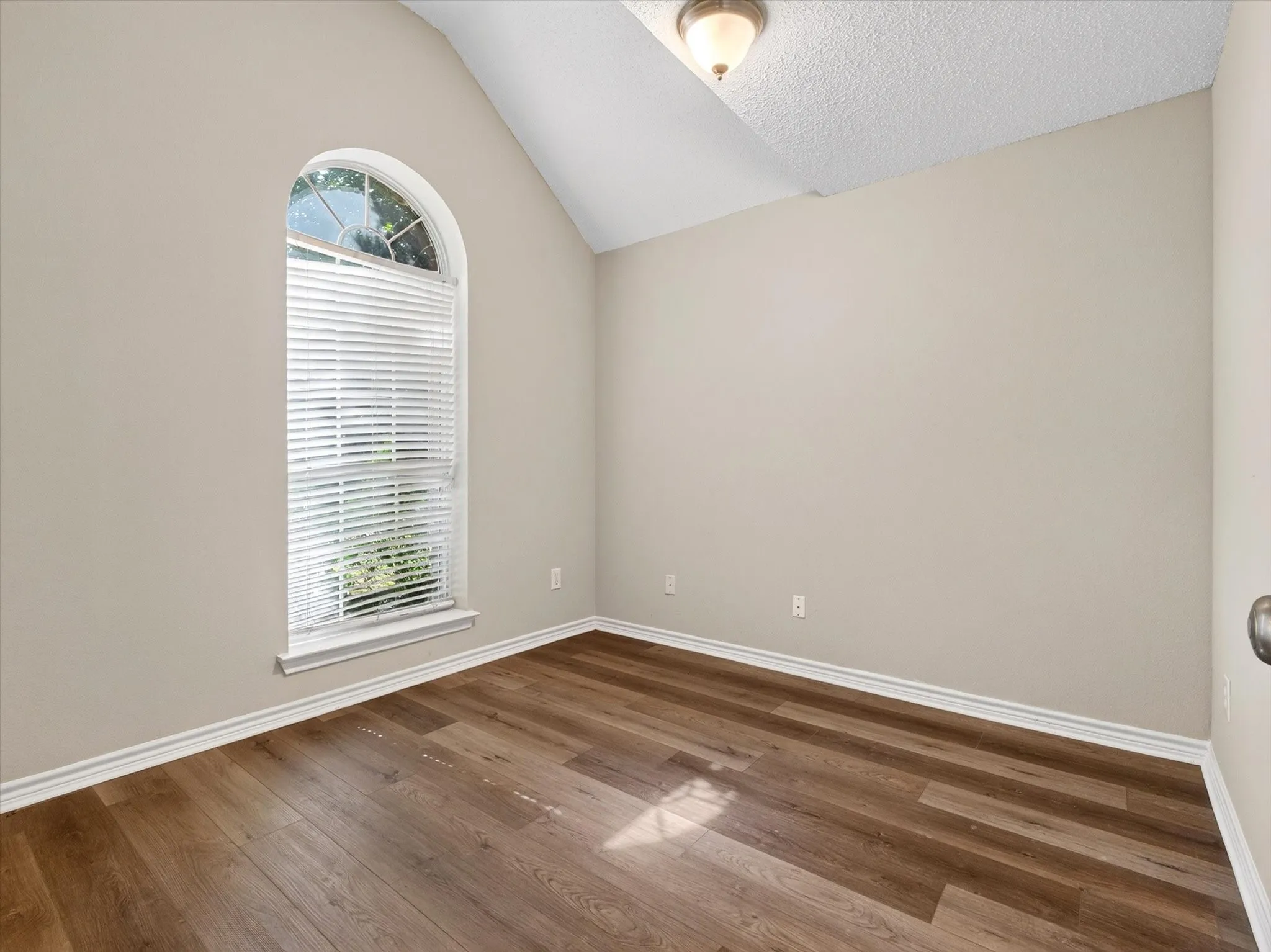 Single Family Residence For Sale in Collin County , 7808 Anchor Street, Frisco, Texas 75035, 3 Bedroom, 2 Bathroom, 2 Garage spaces, 1,412 Sqft, built in 1998, mls#21337957, Real Estate Agent in Frisco, Homes For Sale in Collin county, Homes For Sale in Frisco, Realtor in Frisco Texas, Real Estate Brokerage Independent Realty Texas, Luminita Cordes Realtor