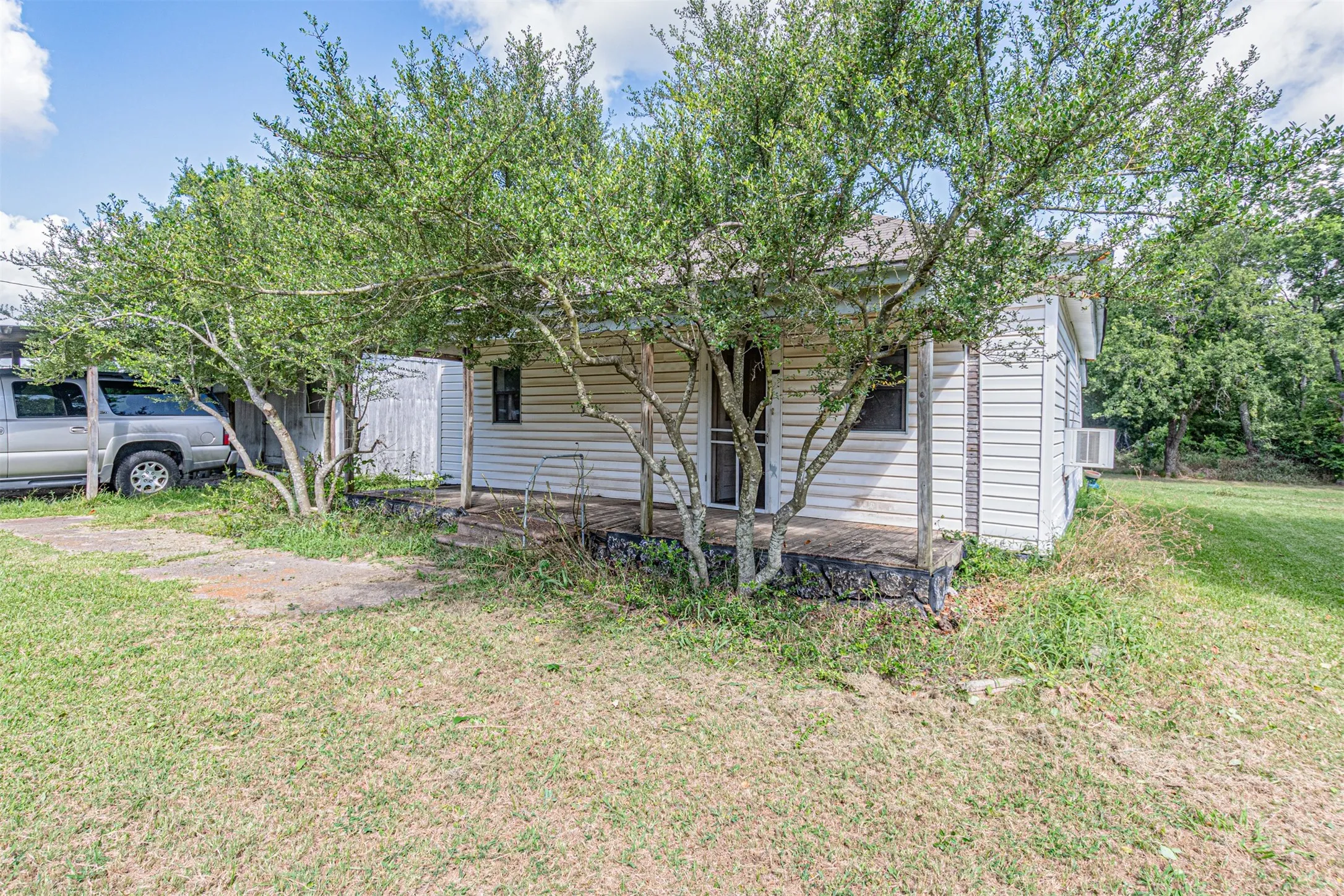 Farm For Sale in Kaufman County , 13961 County Road 236, Terrell, Texas 75160, 2 Bedroom, 1 Bathroom, Garage spaces, 1,008 Sqft, built in 1950, mls#21341229, Real Estate Agent in Terrell, Homes For Sale in Kaufman county, Homes For Sale in Terrell, Realtor in Terrell Texas, Real Estate Brokerage Independent Realty Texas, Luminita Cordes Realtor
