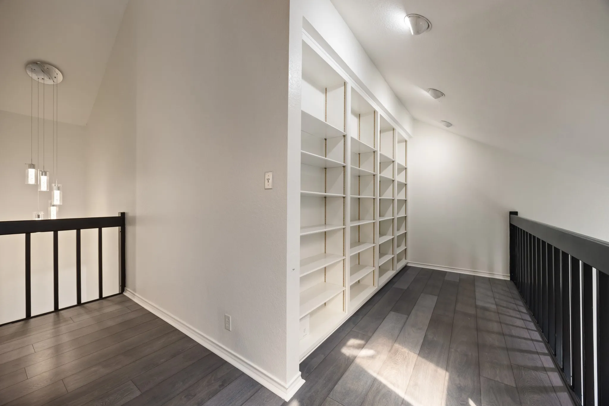 Condominium For Sale in Rockwall County , 1234 Signal Ridge Place 1234, Rockwall, Texas 75032, 3 Bedroom, 2 Bathroom, Garage spaces, 1,578 Sqft, built in 1985, mls#21341238, Real Estate Agent in Rockwall, Homes For Sale in Rockwall county, Homes For Sale in Rockwall, Realtor in Rockwall Texas, Real Estate Brokerage Independent Realty Texas, Luminita Cordes Realtor