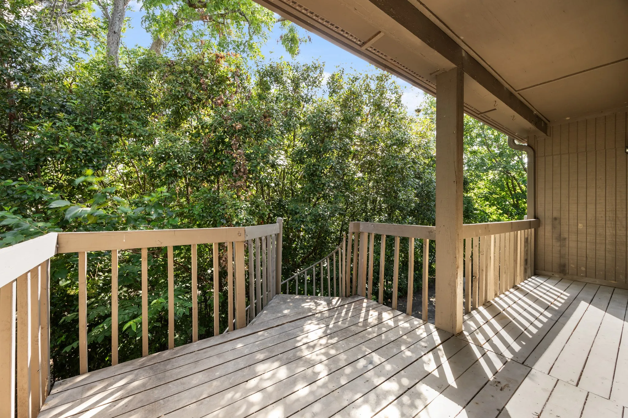 Condominium For Sale in Rockwall County , 1234 Signal Ridge Place 1234, Rockwall, Texas 75032, 3 Bedroom, 2 Bathroom, Garage spaces, 1,578 Sqft, built in 1985, mls#21341238, Real Estate Agent in Rockwall, Homes For Sale in Rockwall county, Homes For Sale in Rockwall, Realtor in Rockwall Texas, Real Estate Brokerage Independent Realty Texas, Luminita Cordes Realtor