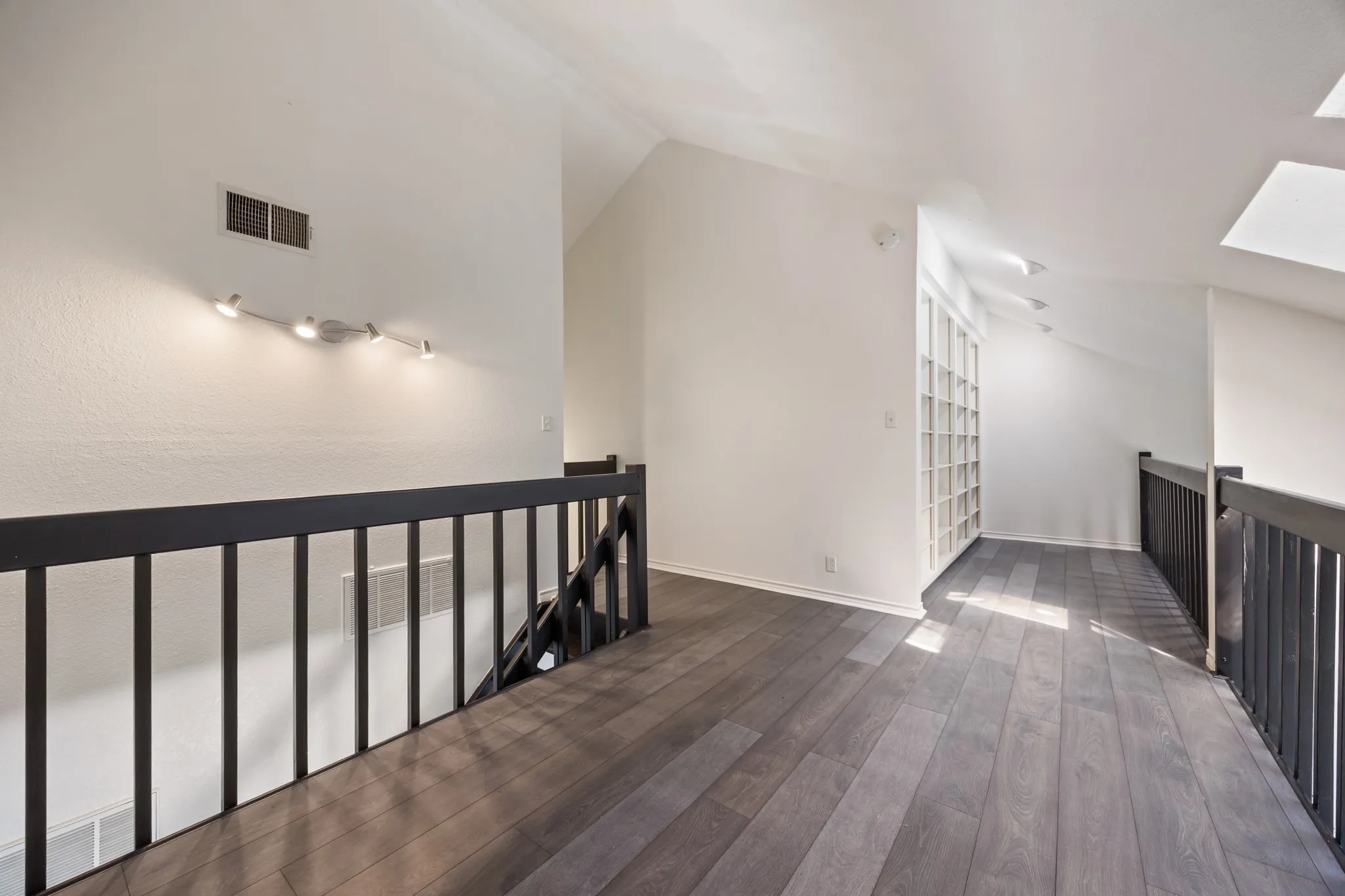 Condominium For Sale in Rockwall County , 1234 Signal Ridge Place 1234, Rockwall, Texas 75032, 3 Bedroom, 2 Bathroom, Garage spaces, 1,578 Sqft, built in 1985, mls#21341238, Real Estate Agent in Rockwall, Homes For Sale in Rockwall county, Homes For Sale in Rockwall, Realtor in Rockwall Texas, Real Estate Brokerage Independent Realty Texas, Luminita Cordes Realtor