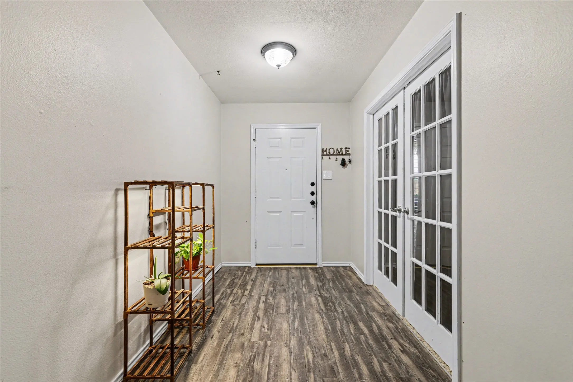 Single Family Residence For Sale in Collin County , 2707 Mountain View Drive, Mc Kinney, Texas 75071, 3 Bedroom, 2 Bathroom, 2 Garage spaces, 1,789 Sqft, built in 1998, mls#21326535, Real Estate Agent in Mc Kinney, Homes For Sale in Collin county, Homes For Sale in Mc Kinney, Realtor in Mc Kinney Texas, Real Estate Brokerage Independent Realty Texas, Luminita Cordes Realtor