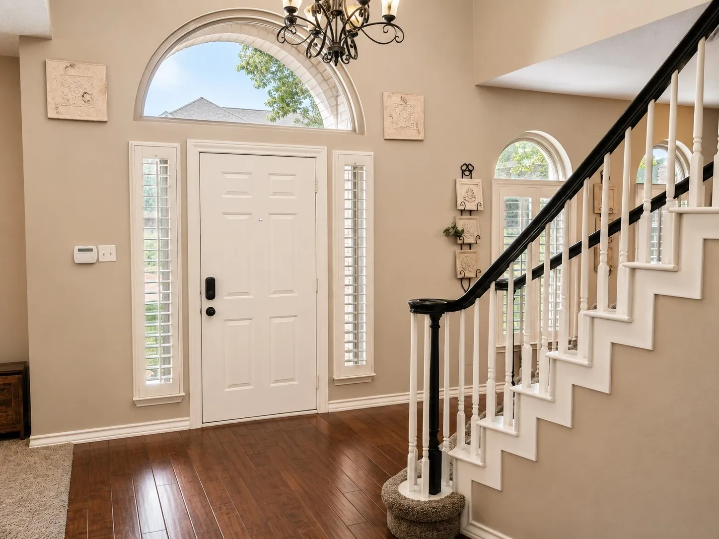 Single Family Residence For Sale in Tarrant County , 2902 Redstone Drive, Arlington, Texas 76001, 4 Bedroom, 3 Bathroom, 2 Garage spaces, 2,660 Sqft, built in 1989, mls#21340236, Real Estate Agent in Arlington, Homes For Sale in Tarrant county, Homes For Sale in Arlington, Realtor in Arlington Texas, Real Estate Brokerage Independent Realty Texas, Luminita Cordes Realtor
