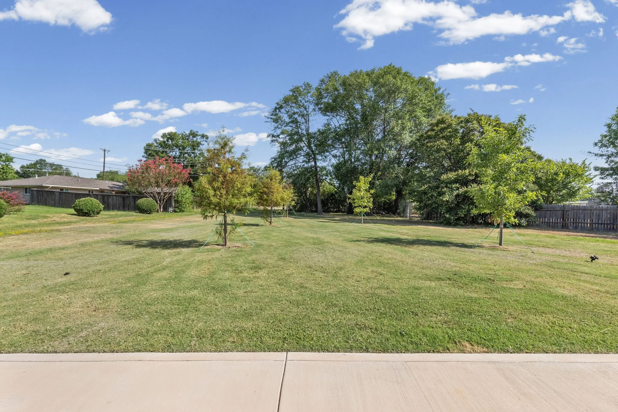 Single Family Residence For Sale in Hunt County , 112 Royal Lane, Commerce, Texas 75428, 4 Bedroom, 3 Bathroom, Garage spaces, 2,347 Sqft, built in 1968, mls#21341212, Real Estate Agent in Commerce, Homes For Sale in Hunt county, Homes For Sale in Commerce, Realtor in Commerce Texas, Real Estate Brokerage Independent Realty Texas, Luminita Cordes Realtor