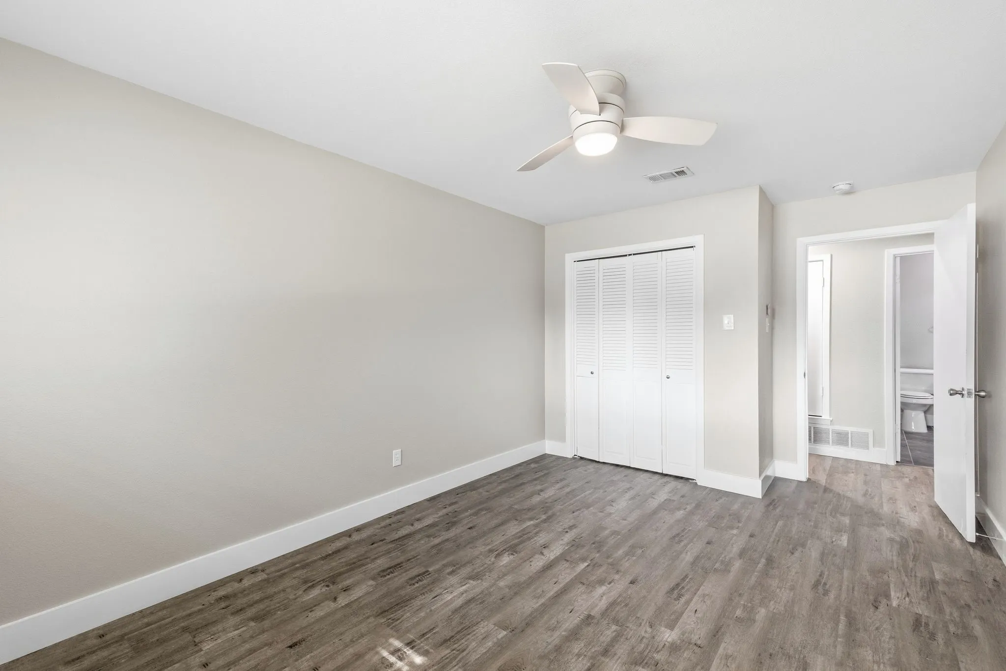 Single Family Residence For Sale in Hunt County , 112 Royal Lane, Commerce, Texas 75428, 4 Bedroom, 3 Bathroom, Garage spaces, 2,347 Sqft, built in 1968, mls#21341212, Real Estate Agent in Commerce, Homes For Sale in Hunt county, Homes For Sale in Commerce, Realtor in Commerce Texas, Real Estate Brokerage Independent Realty Texas, Luminita Cordes Realtor
