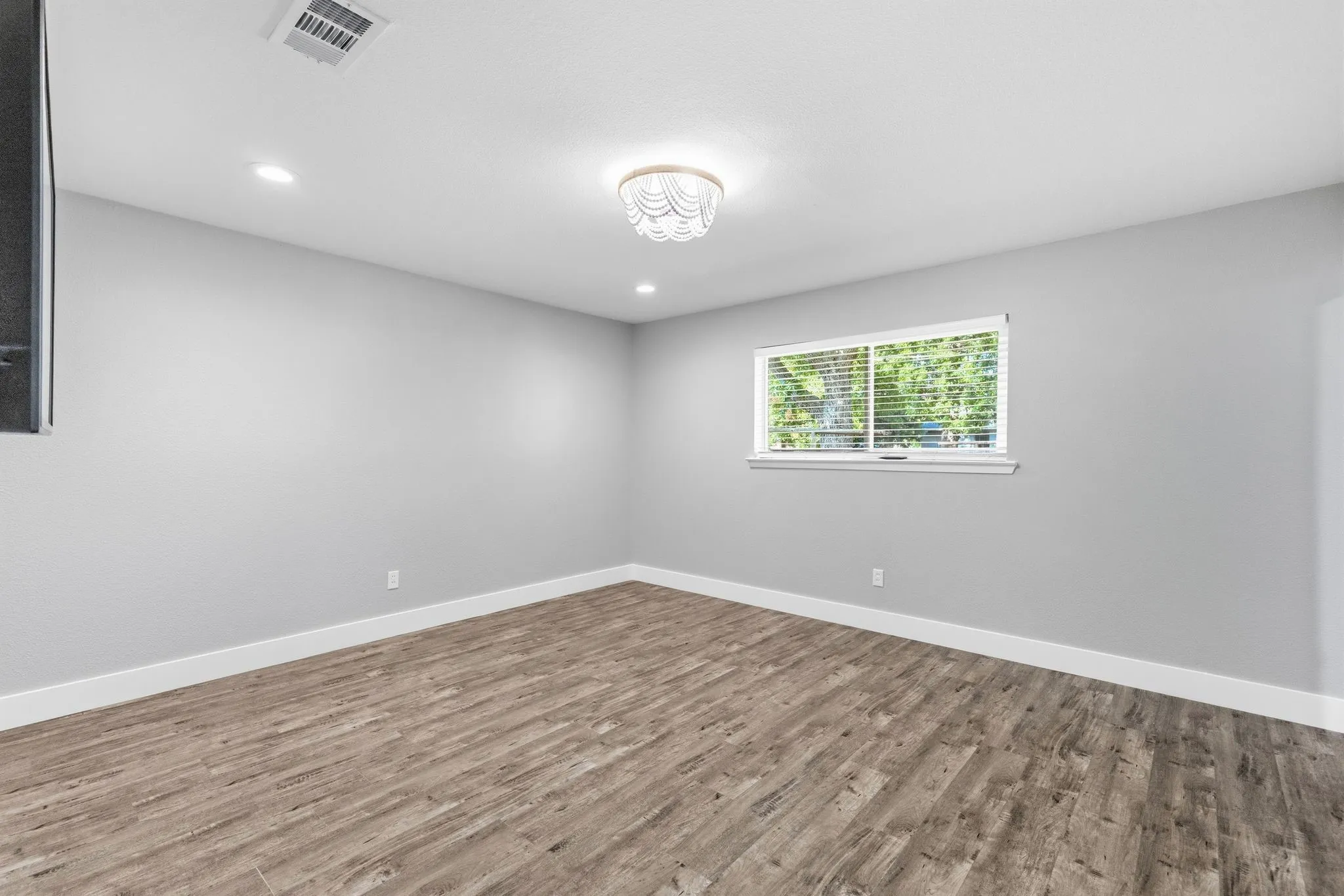 Single Family Residence For Sale in Hunt County , 112 Royal Lane, Commerce, Texas 75428, 4 Bedroom, 3 Bathroom, Garage spaces, 2,347 Sqft, built in 1968, mls#21341212, Real Estate Agent in Commerce, Homes For Sale in Hunt county, Homes For Sale in Commerce, Realtor in Commerce Texas, Real Estate Brokerage Independent Realty Texas, Luminita Cordes Realtor