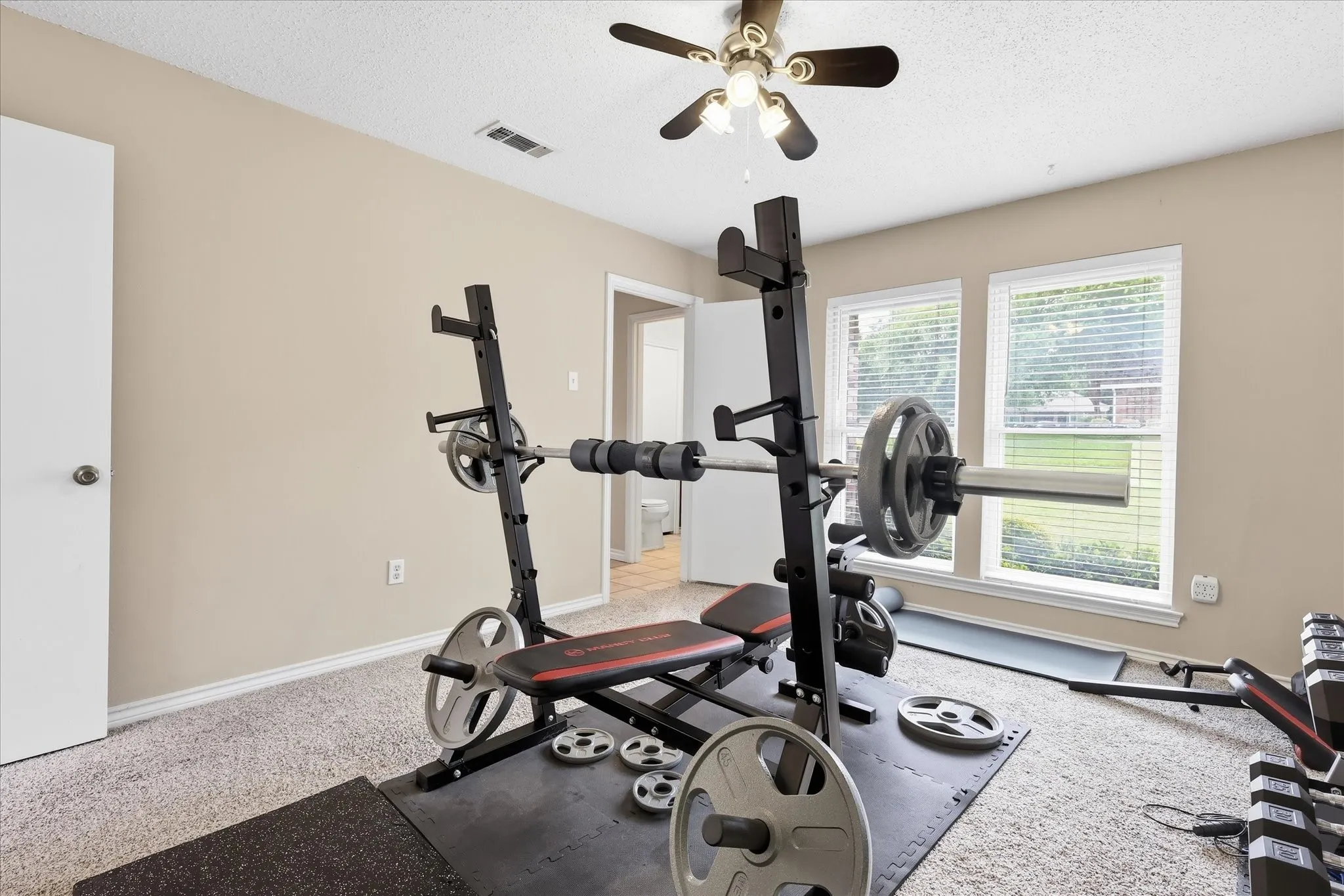 Single Family Residence For Sale in Tarrant County , 2816 N Creekwood Drive, Grapevine, Texas 76051, 3 Bedroom, 3 Bathroom, 2 Garage spaces, 2,420 Sqft, built in 1979, mls#21337875, Real Estate Agent in Grapevine, Homes For Sale in Tarrant county, Homes For Sale in Grapevine, Realtor in Grapevine Texas, Real Estate Brokerage Independent Realty Texas, Luminita Cordes Realtor