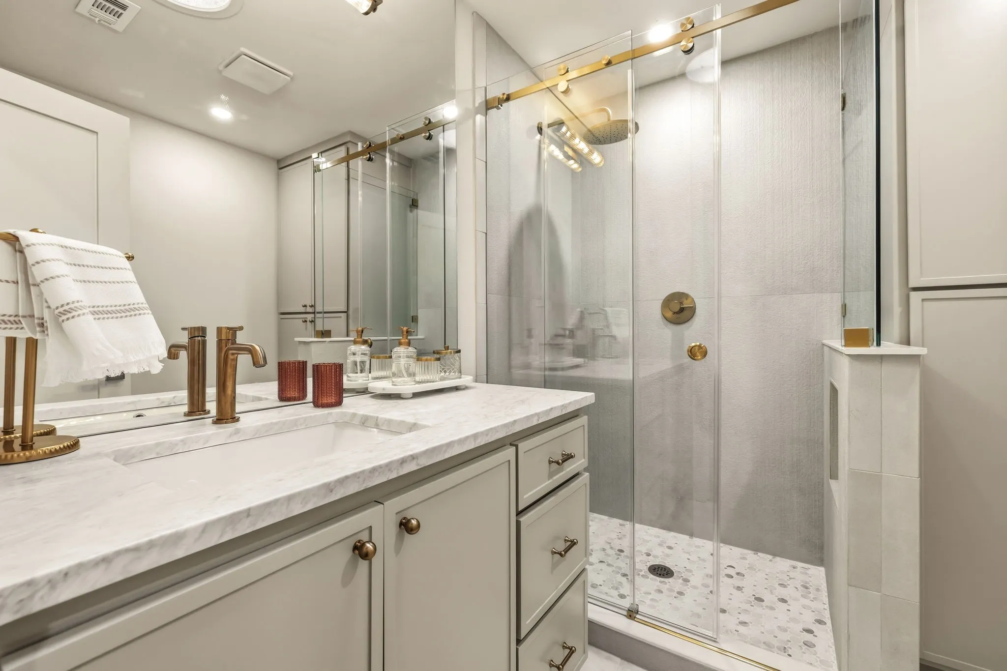 Single Family Residence For Sale in Dallas County , 10747 Bushire Drive, Dallas, Texas 75229, 4 Bedroom, 4 Bathroom, 2 Garage spaces, 3,208 Sqft, built in 1969, mls#21337668, Real Estate Agent in Dallas, Homes For Sale in Dallas county, Homes For Sale in Dallas, Realtor in Dallas Texas, Real Estate Brokerage Independent Realty Texas, Luminita Cordes Realtor