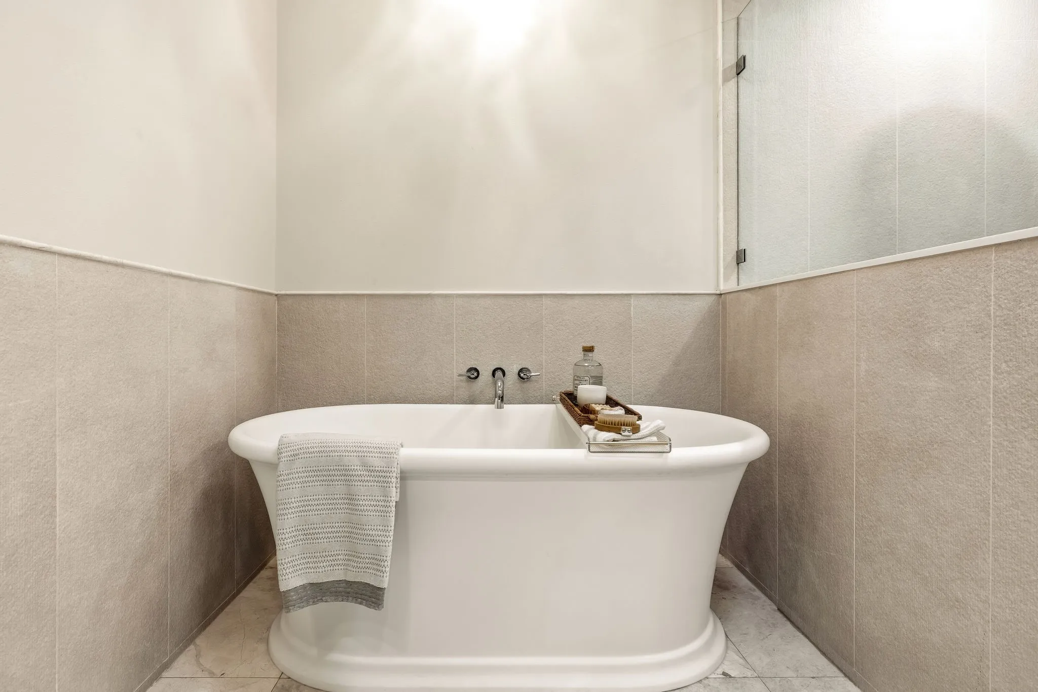 Single Family Residence For Sale in Dallas County , 10747 Bushire Drive, Dallas, Texas 75229, 4 Bedroom, 4 Bathroom, 2 Garage spaces, 3,208 Sqft, built in 1969, mls#21337668, Real Estate Agent in Dallas, Homes For Sale in Dallas county, Homes For Sale in Dallas, Realtor in Dallas Texas, Real Estate Brokerage Independent Realty Texas, Luminita Cordes Realtor