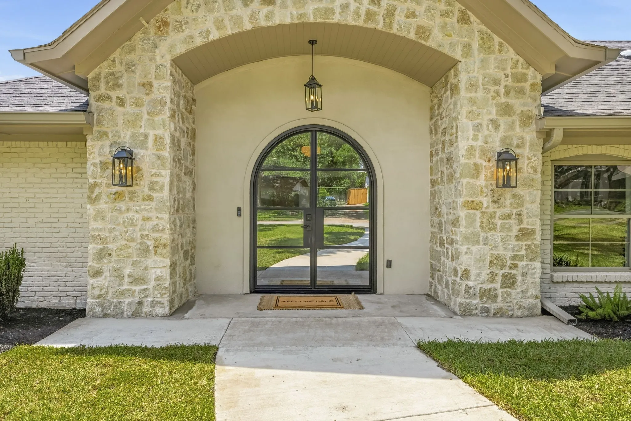 Single Family Residence For Sale in Dallas County , 10747 Bushire Drive, Dallas, Texas 75229, 4 Bedroom, 4 Bathroom, 2 Garage spaces, 3,208 Sqft, built in 1969, mls#21337668, Real Estate Agent in Dallas, Homes For Sale in Dallas county, Homes For Sale in Dallas, Realtor in Dallas Texas, Real Estate Brokerage Independent Realty Texas, Luminita Cordes Realtor