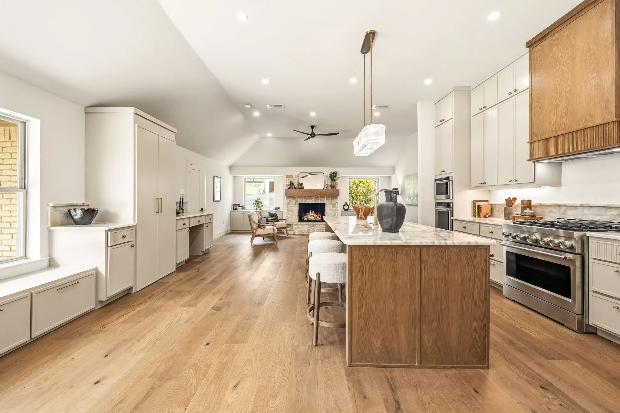 Single Family Residence For Sale in Dallas County , 10747 Bushire Drive, Dallas, Texas 75229, 4 Bedroom, 4 Bathroom, 2 Garage spaces, 3,208 Sqft, built in 1969, mls#21337668, Real Estate Agent in Dallas, Homes For Sale in Dallas county, Homes For Sale in Dallas, Realtor in Dallas Texas, Real Estate Brokerage Independent Realty Texas, Luminita Cordes Realtor