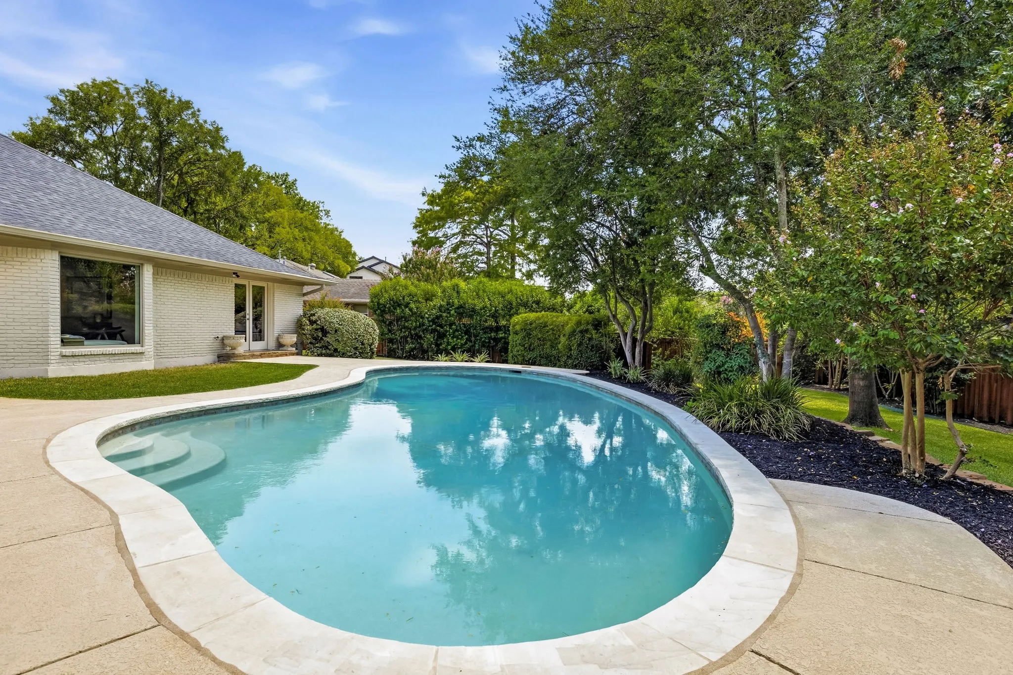 Single Family Residence For Sale in Dallas County , 10747 Bushire Drive, Dallas, Texas 75229, 4 Bedroom, 4 Bathroom, 2 Garage spaces, 3,208 Sqft, built in 1969, mls#21337668, Real Estate Agent in Dallas, Homes For Sale in Dallas county, Homes For Sale in Dallas, Realtor in Dallas Texas, Real Estate Brokerage Independent Realty Texas, Luminita Cordes Realtor