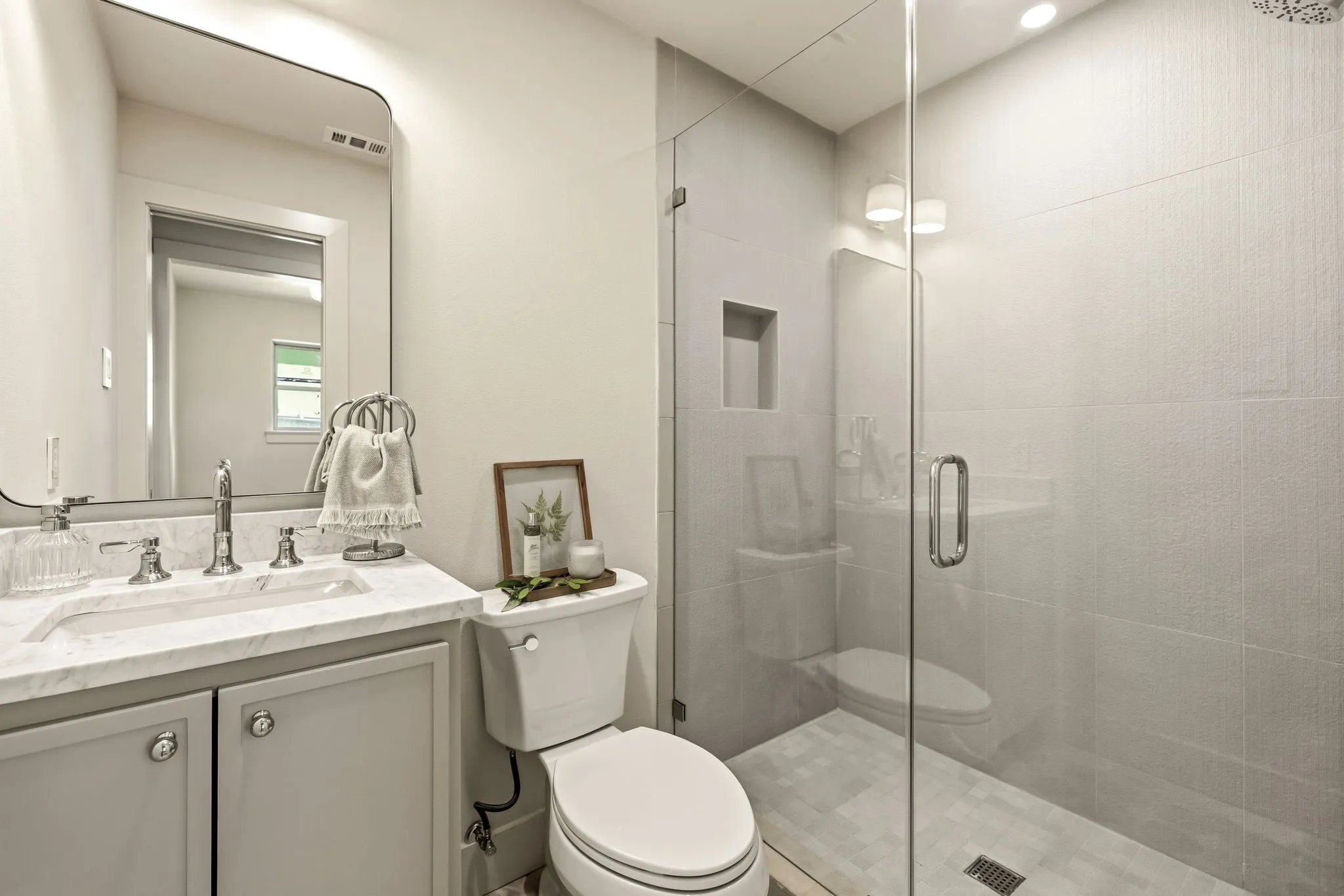 Single Family Residence For Sale in Dallas County , 10747 Bushire Drive, Dallas, Texas 75229, 4 Bedroom, 4 Bathroom, 2 Garage spaces, 3,208 Sqft, built in 1969, mls#21337668, Real Estate Agent in Dallas, Homes For Sale in Dallas county, Homes For Sale in Dallas, Realtor in Dallas Texas, Real Estate Brokerage Independent Realty Texas, Luminita Cordes Realtor